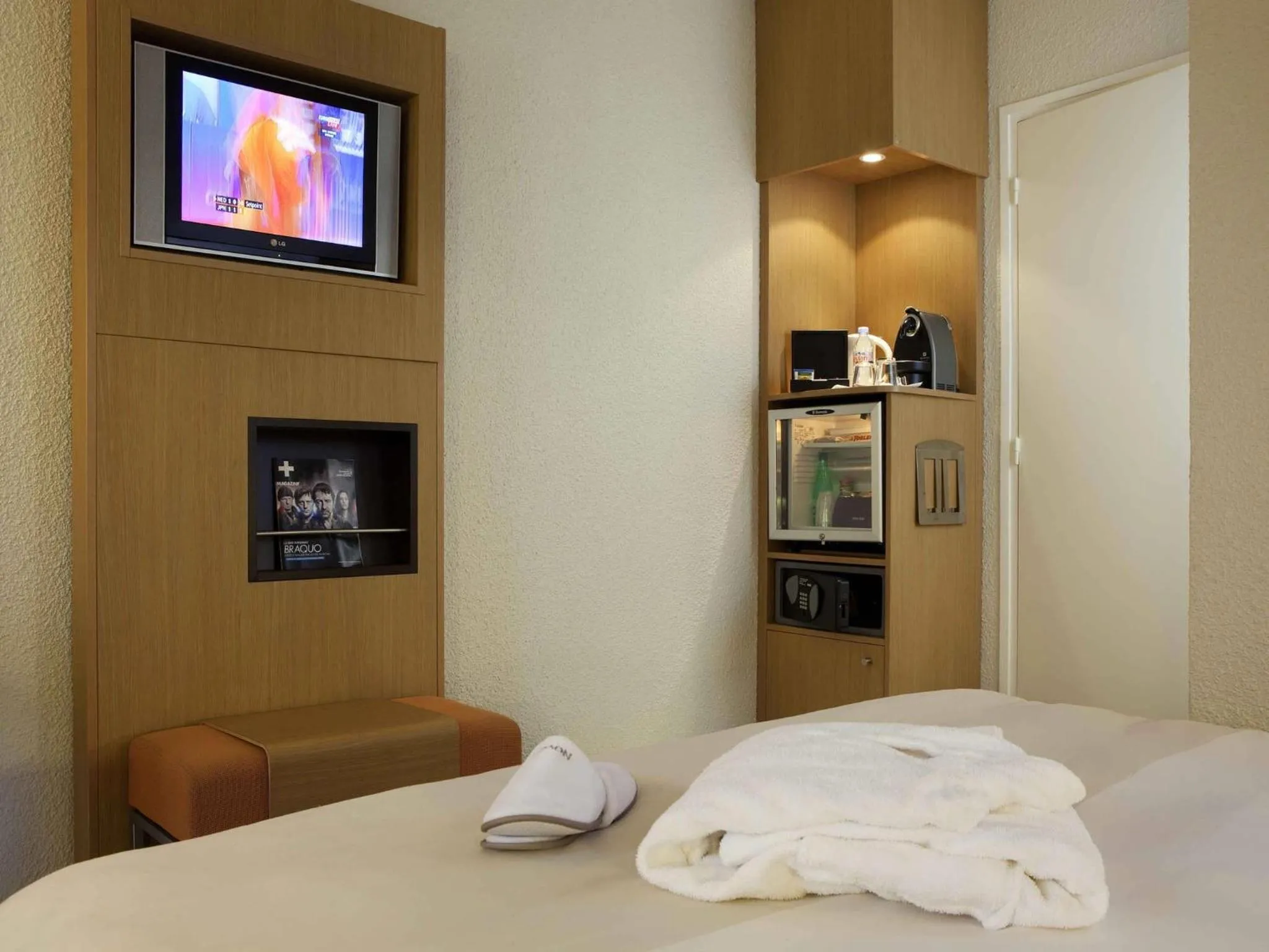 Bedroom, Bed in Novotel Roissy Saint Witz