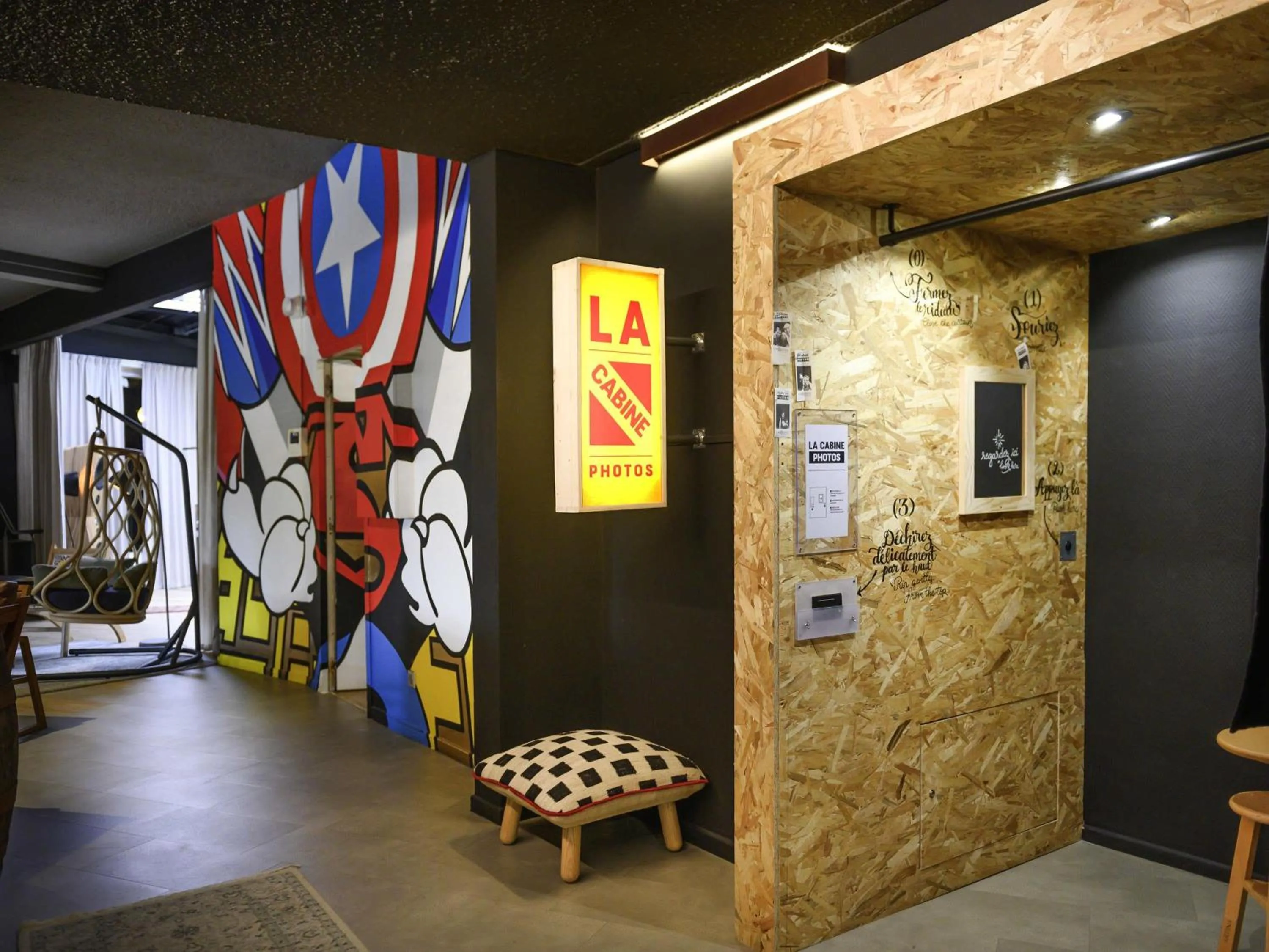 Lounge or bar in Mercure Reims Parc Des Expositions