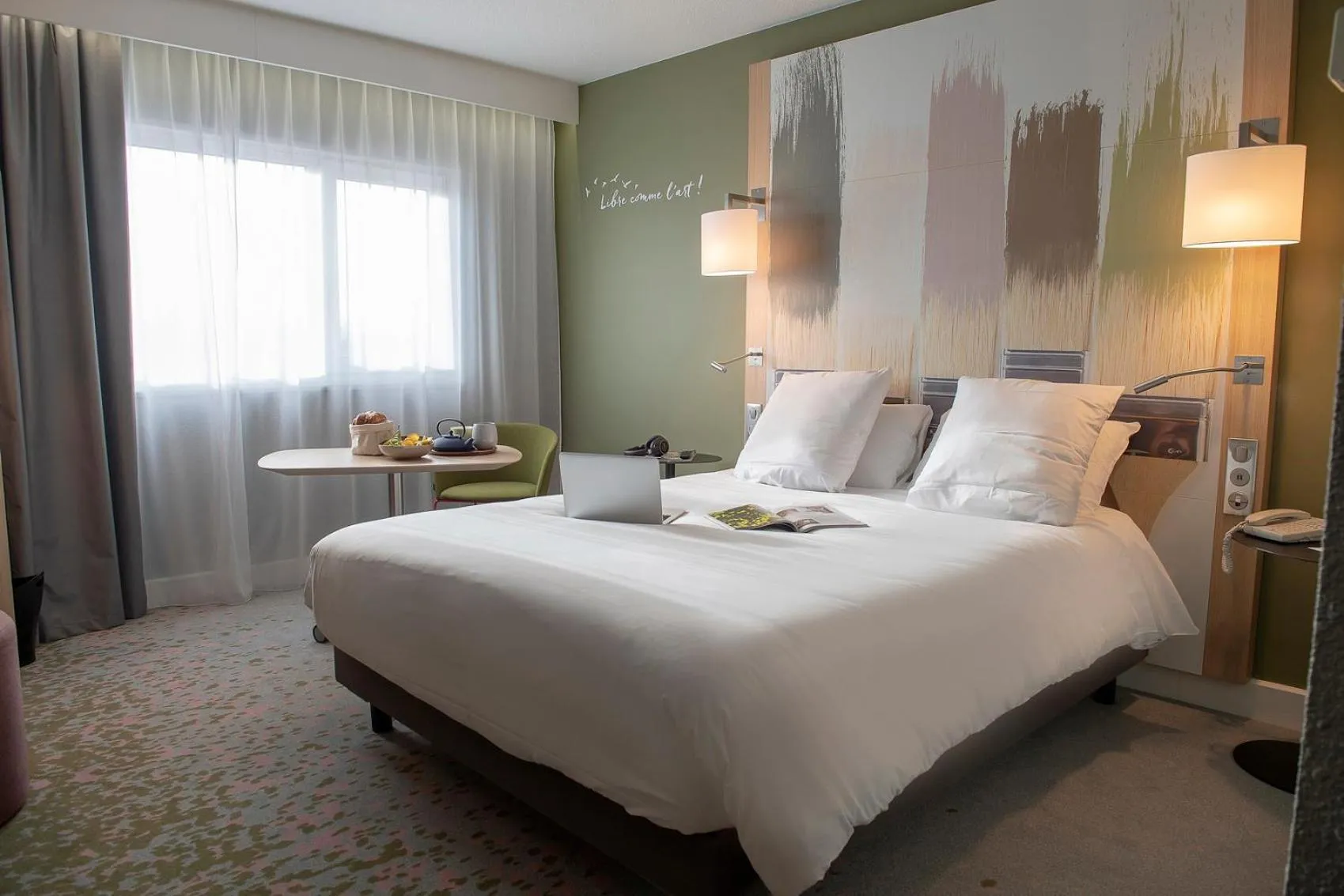 Bedroom, Bed in Mercure Reims Parc Des Expositions