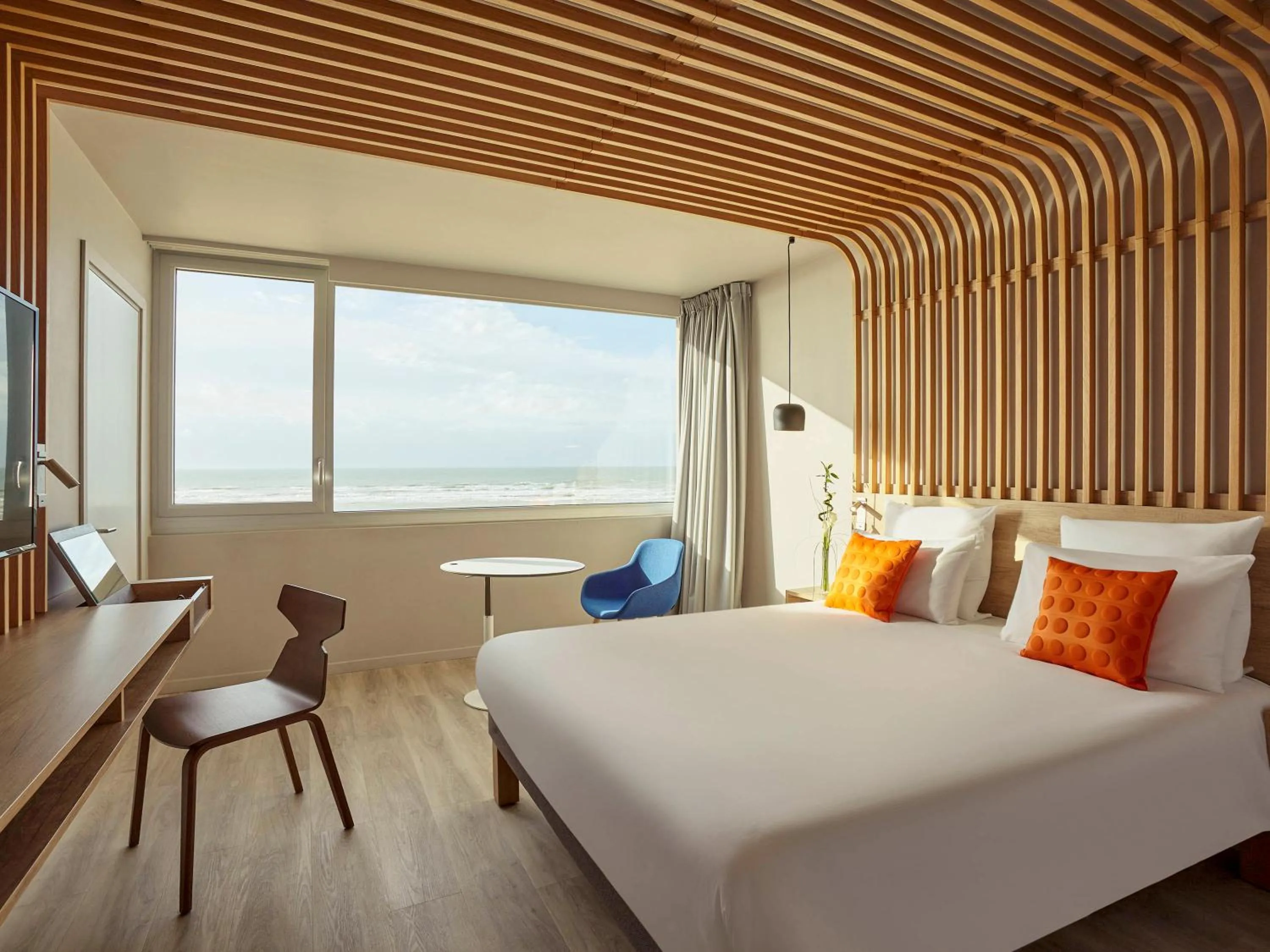 Sea view, Bed in Novotel Thalassa Le Touquet