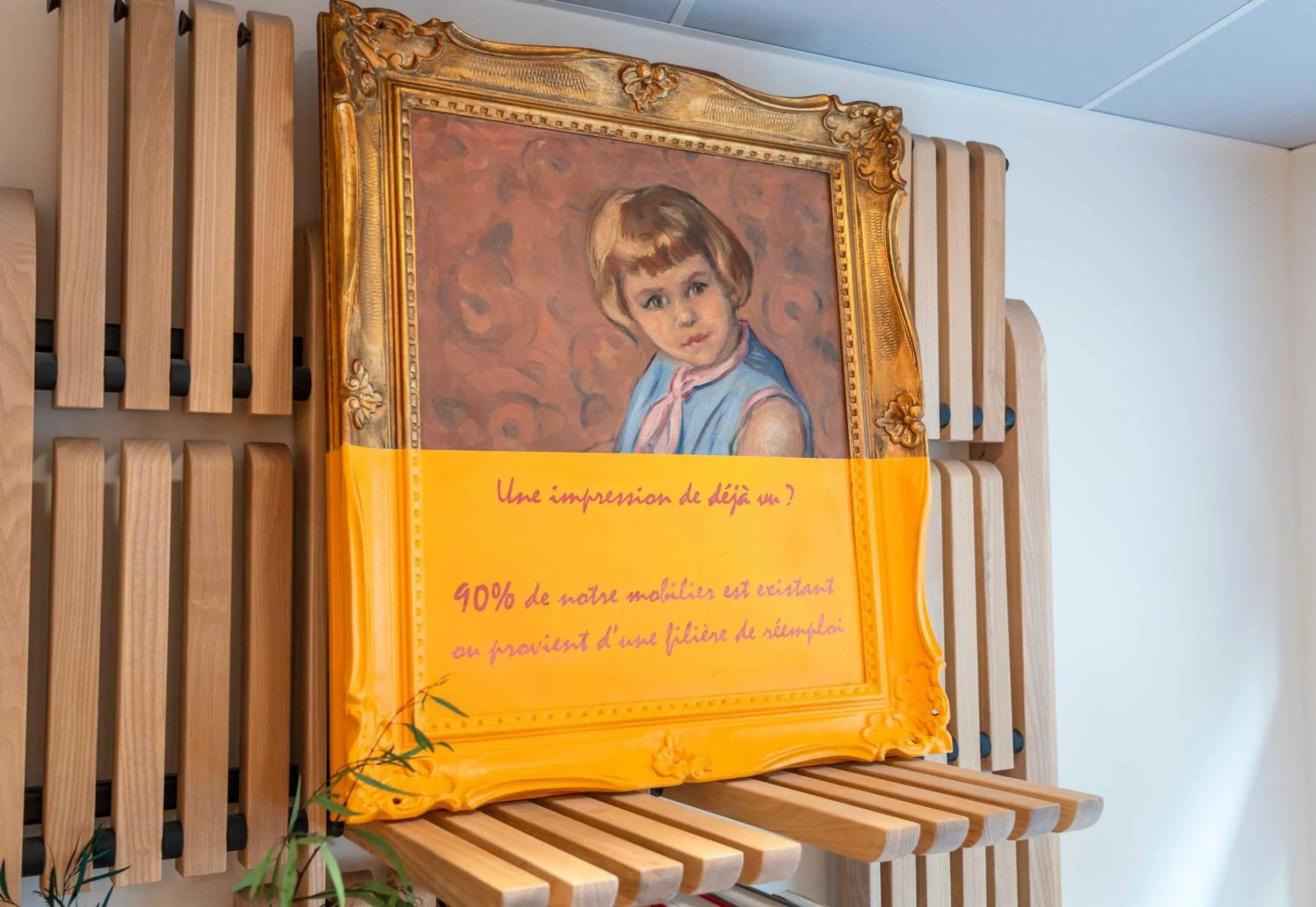 Decorative detail in B&B HOME Rueil-Malmaison Gare