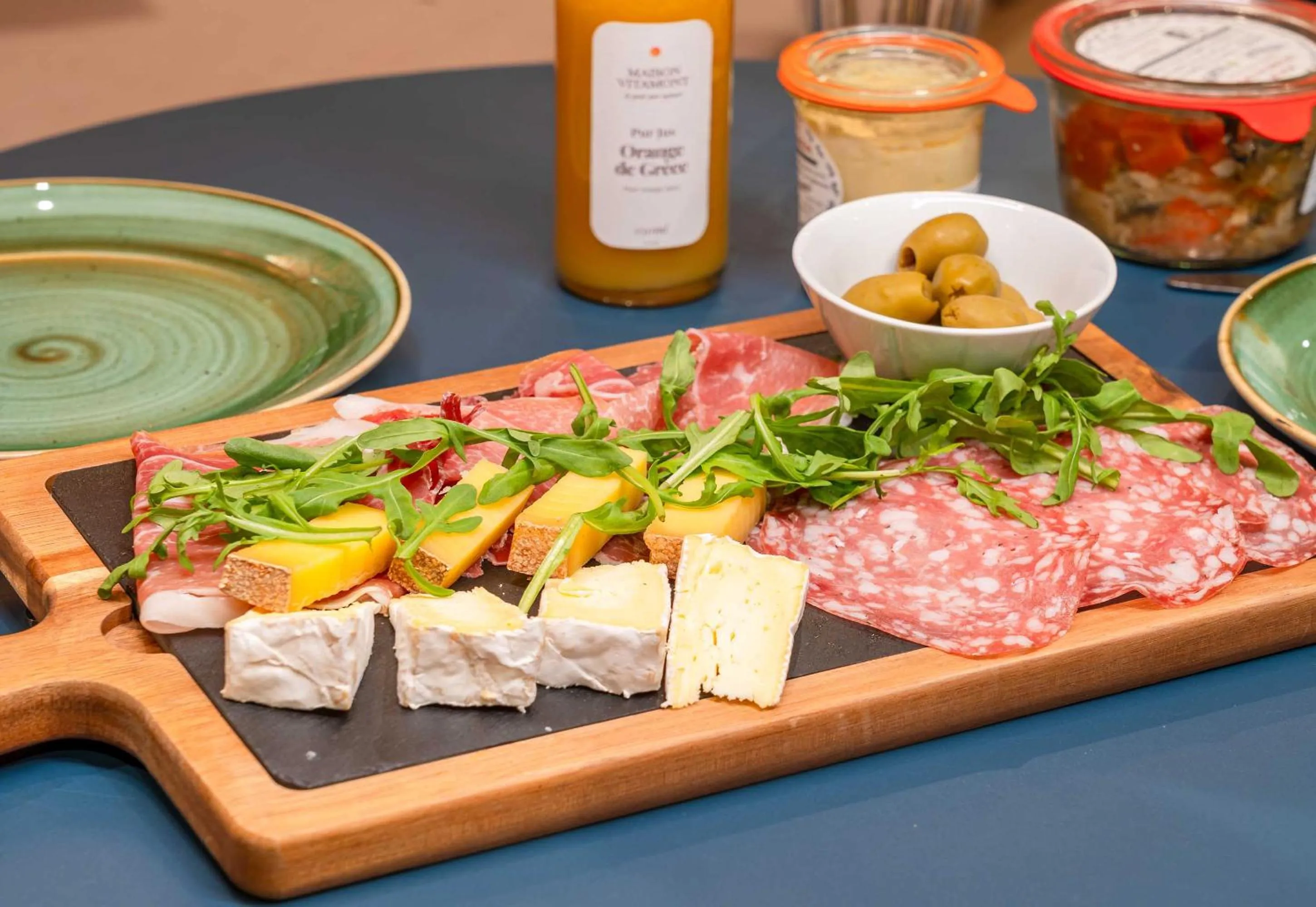 Food and drinks in B&B HOME Rueil-Malmaison Gare