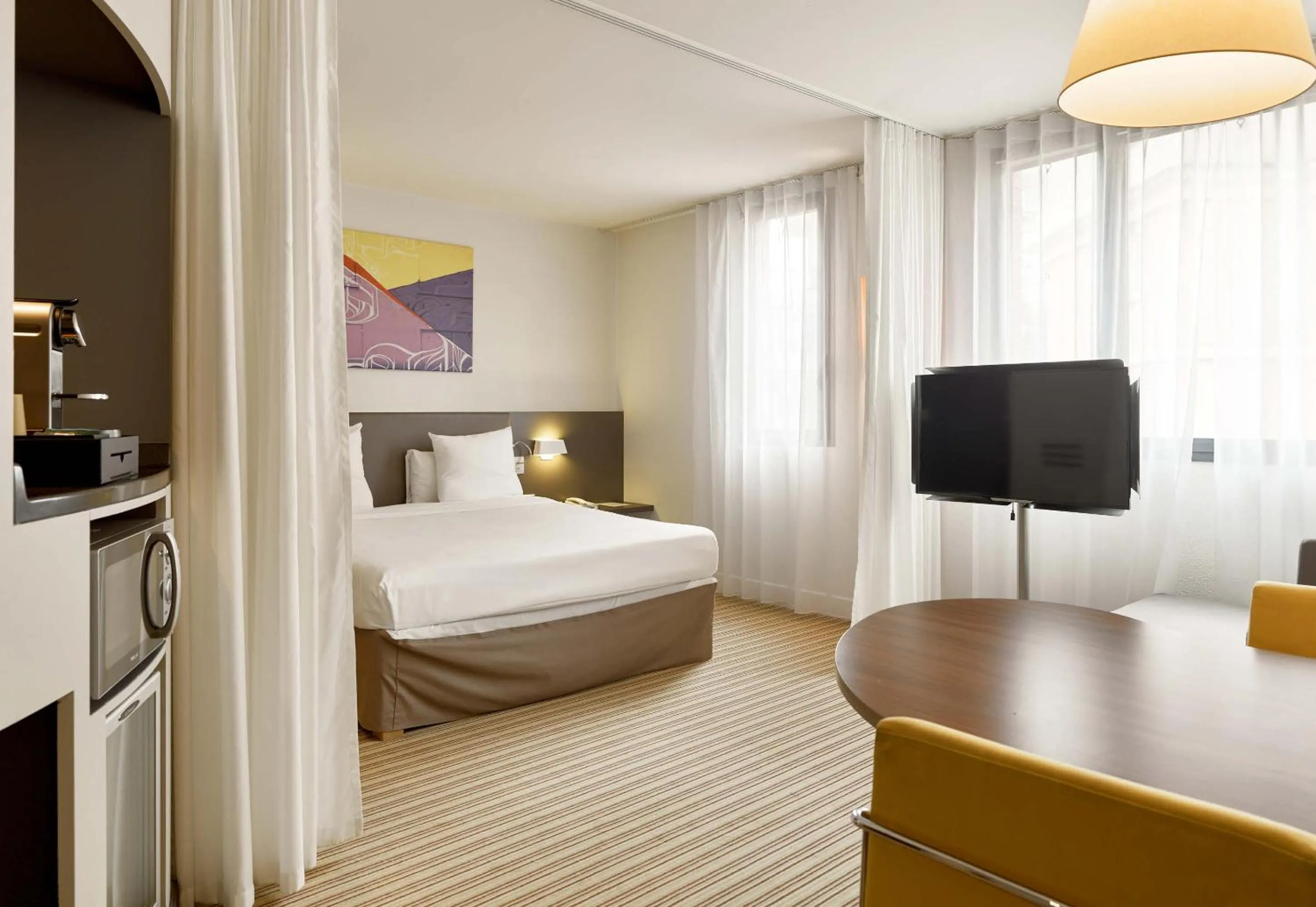 Bedroom, Bed in B&B HOTEL Rueil-Malmaison Gare