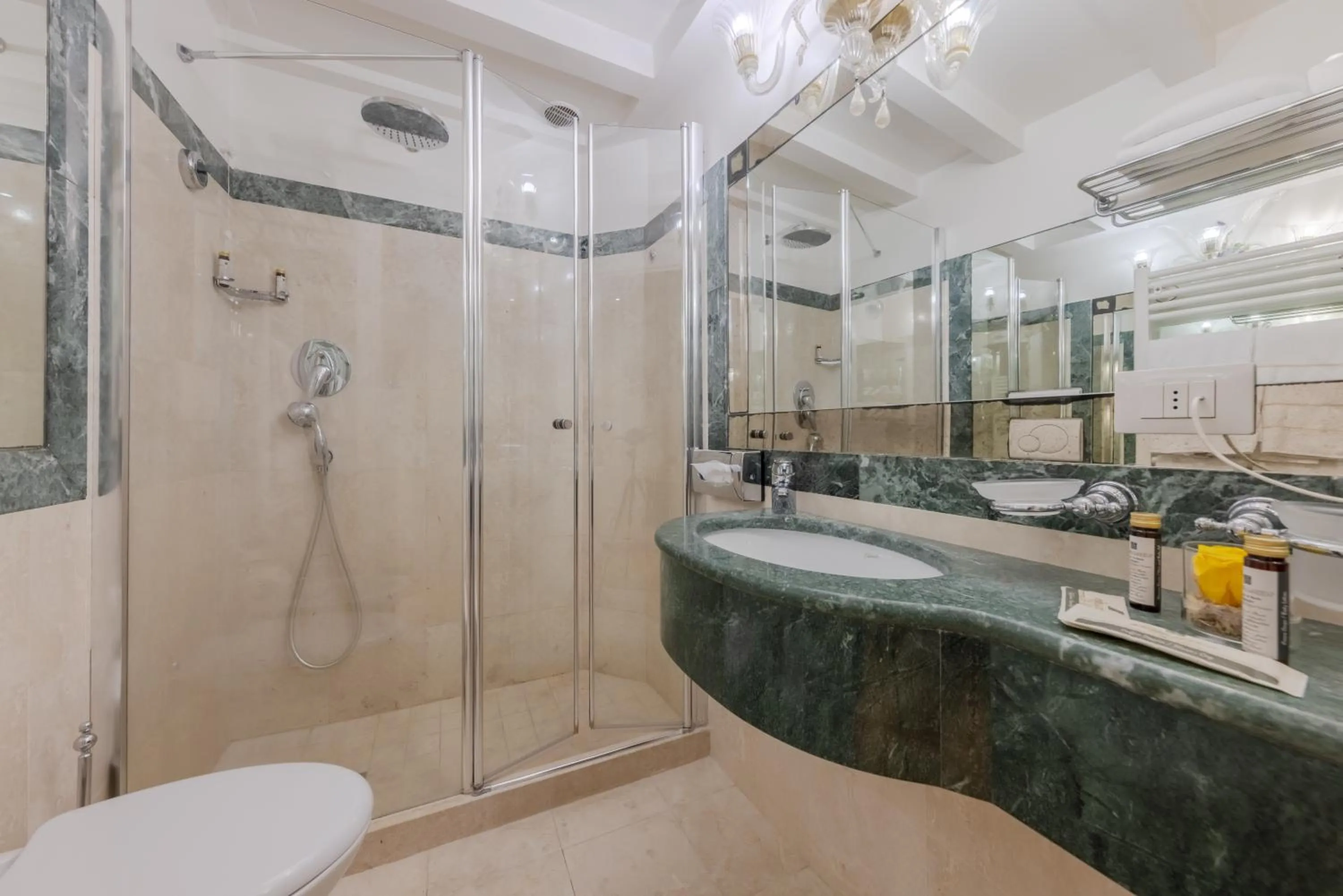 Shower in Ca Dell'Arte