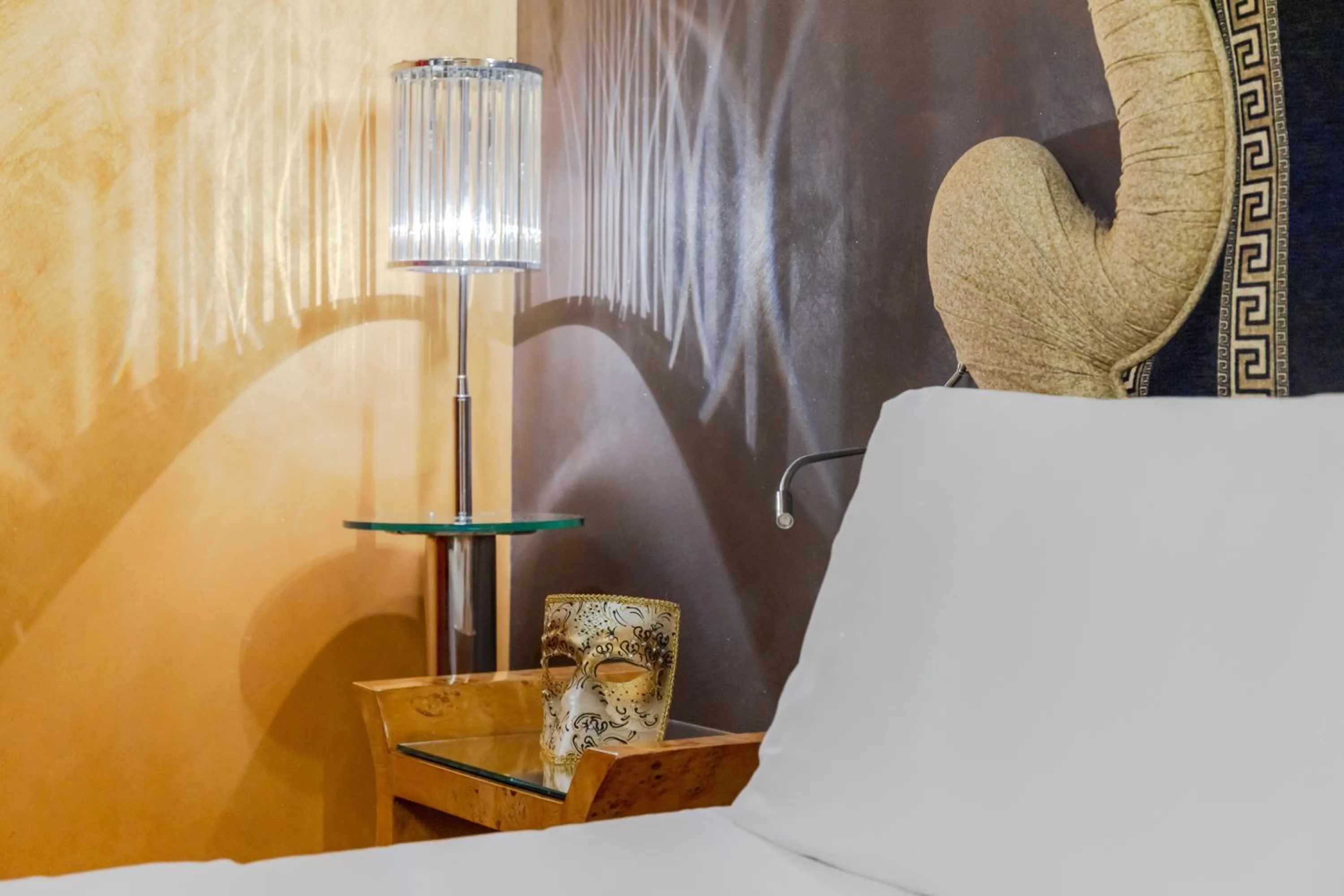 Decorative detail, Bed in Ca Dell'Arte