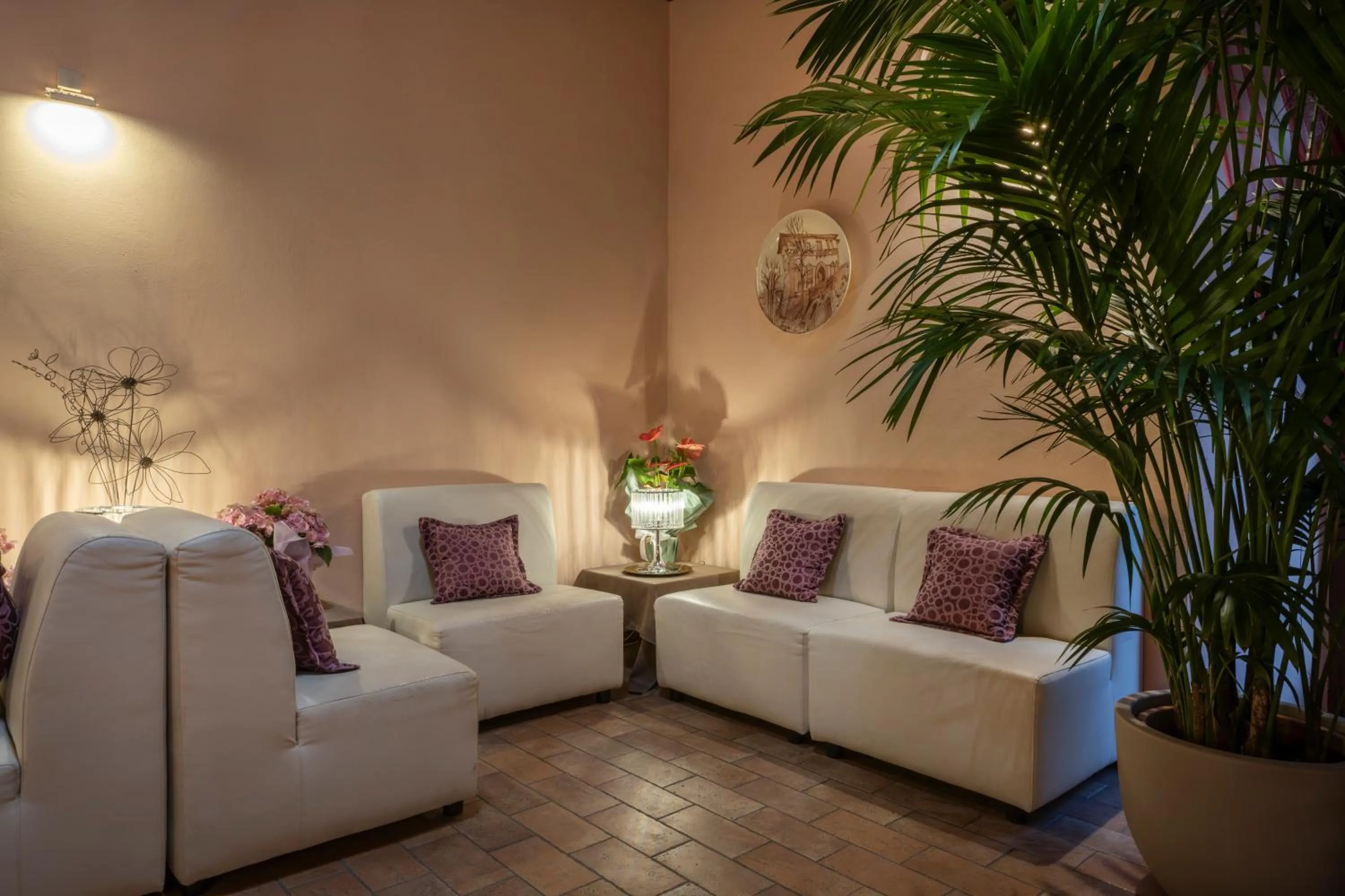 Lobby or reception in Hotel Palazzo Renieri - 3stelle S