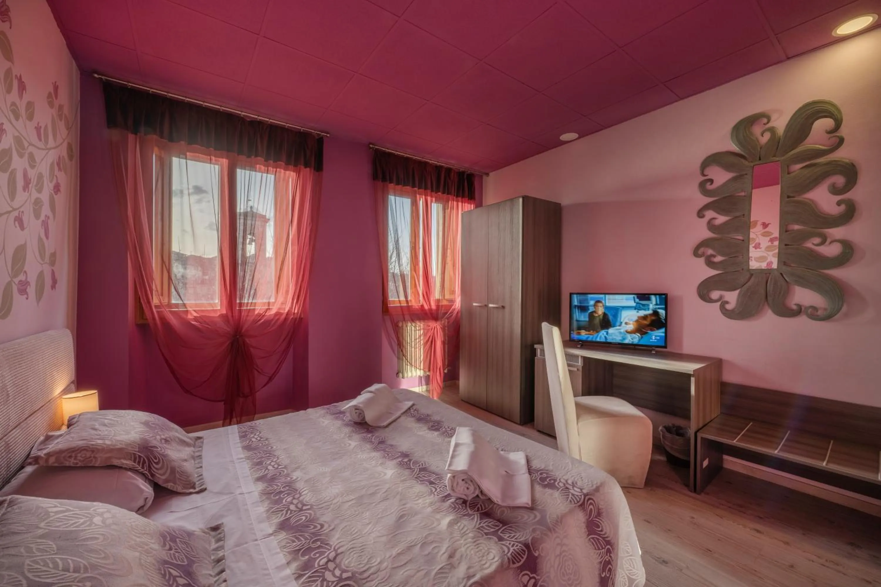 Bedroom, Bed in Hotel Palazzo Renieri - 3stelle S