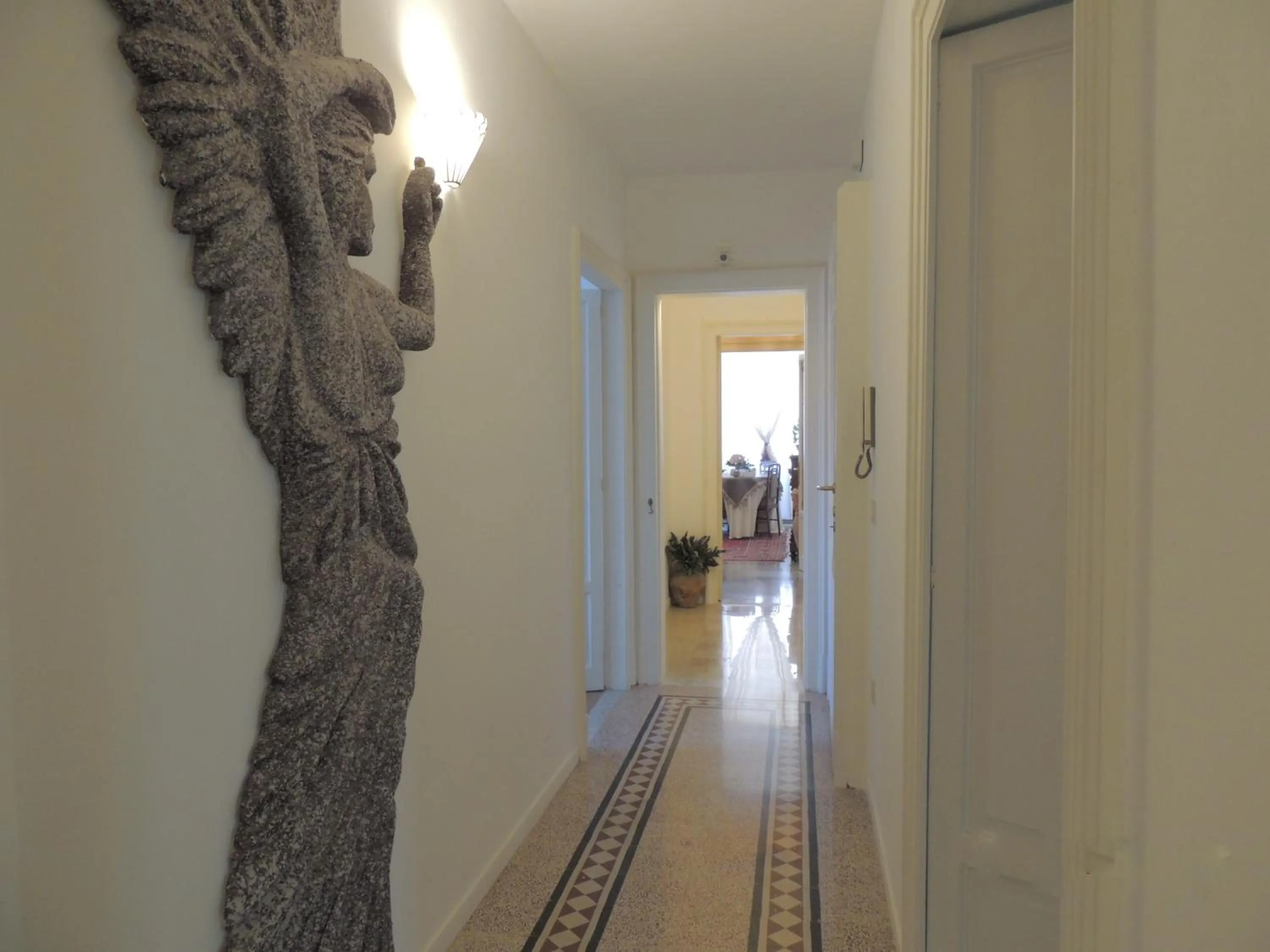 Decorative detail in B&B Nike - Rooms Only