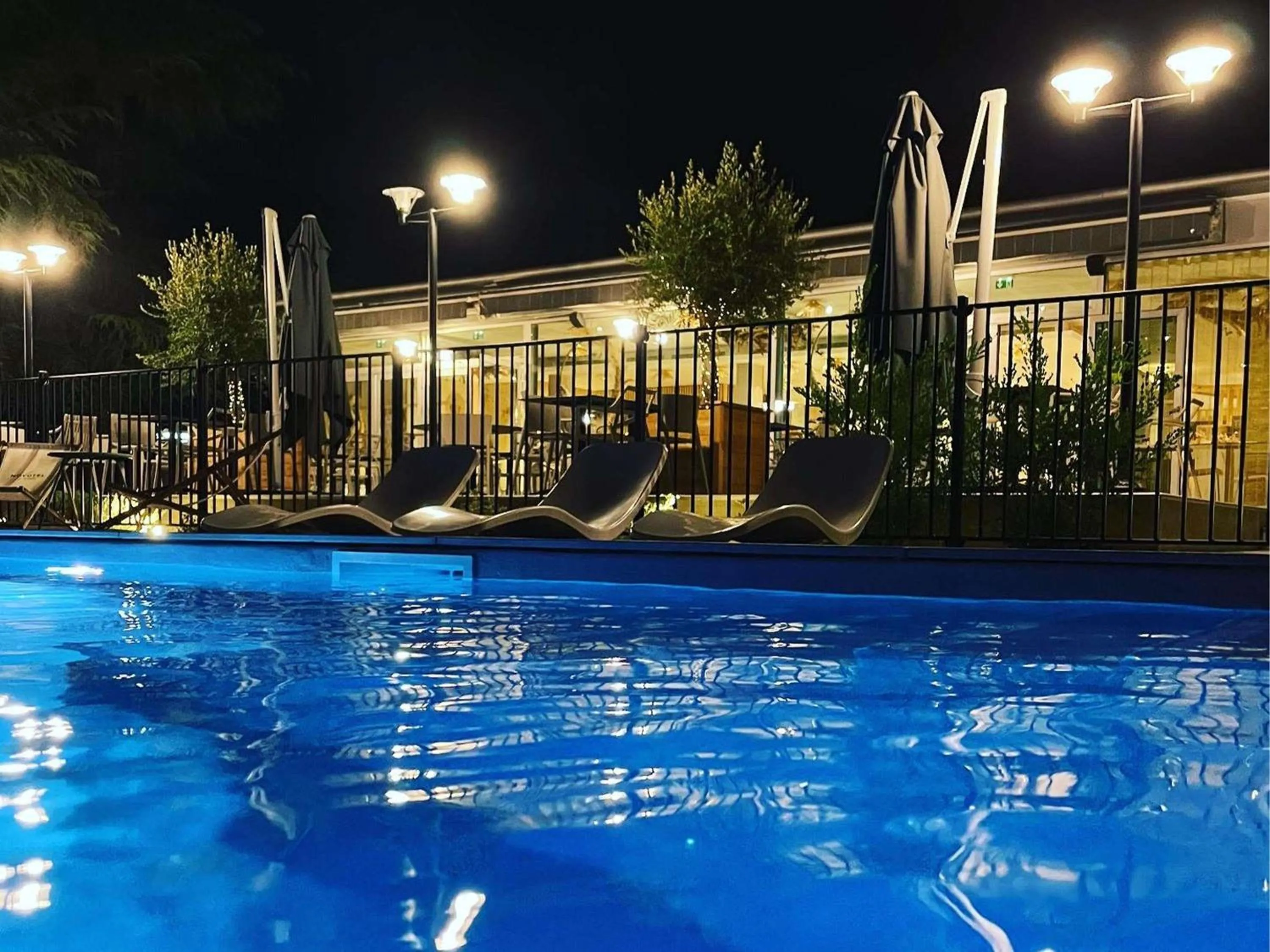 Pool view in Novotel Pau Pyrénées