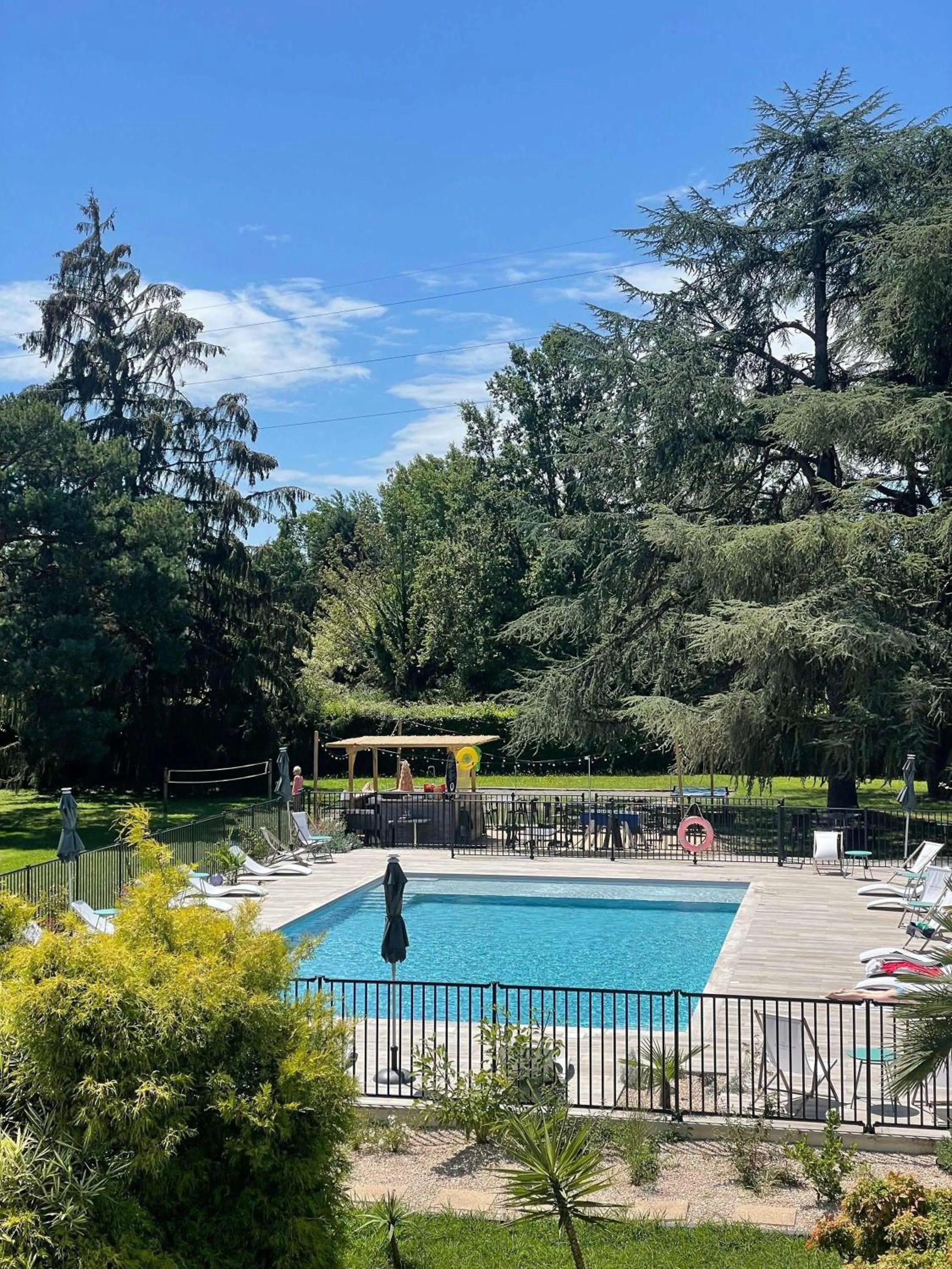 Bedroom in Novotel Pau Pyrénées