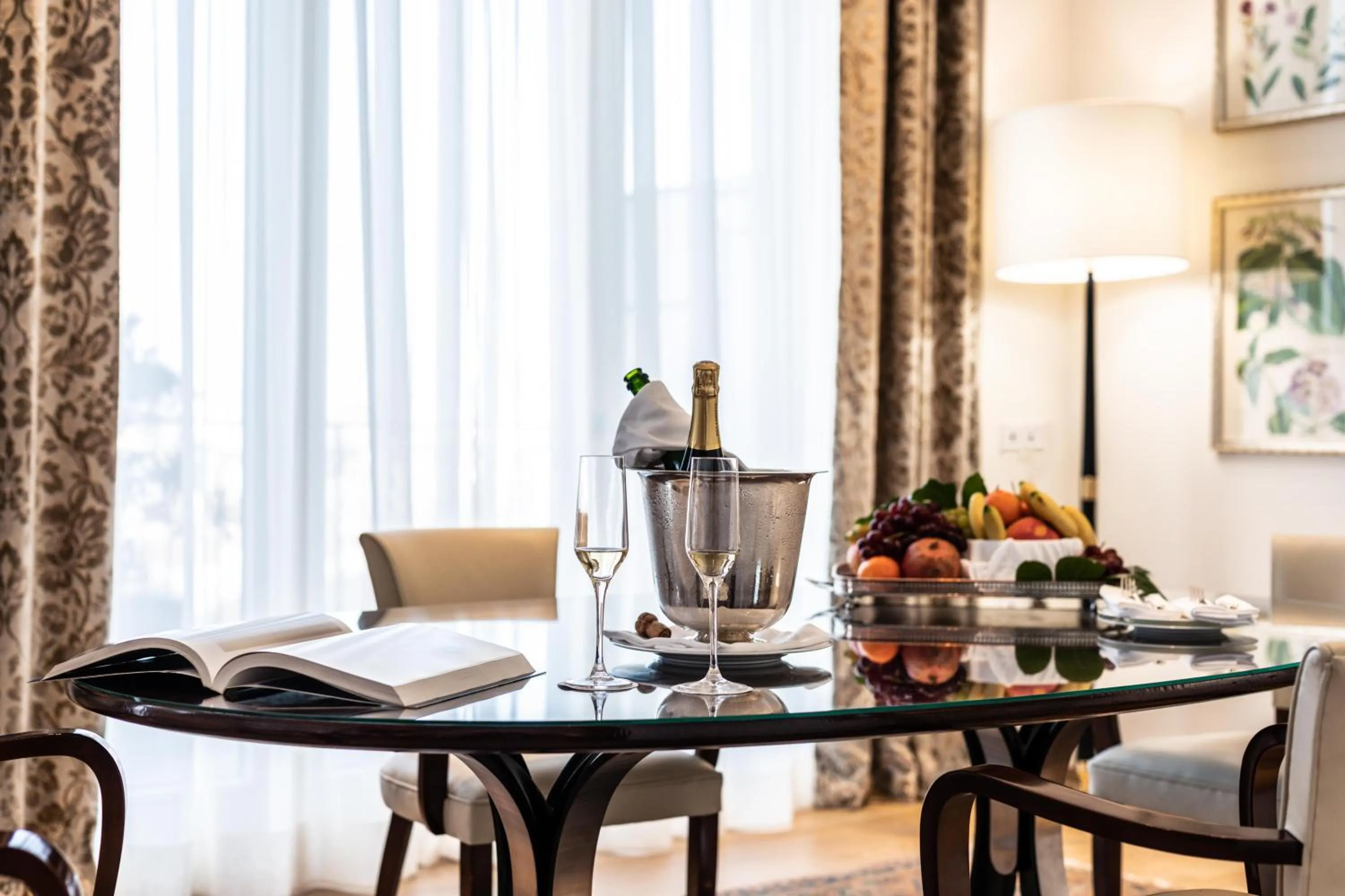 Living room in Palazzo Parigi Hotel & Grand Spa - LHW