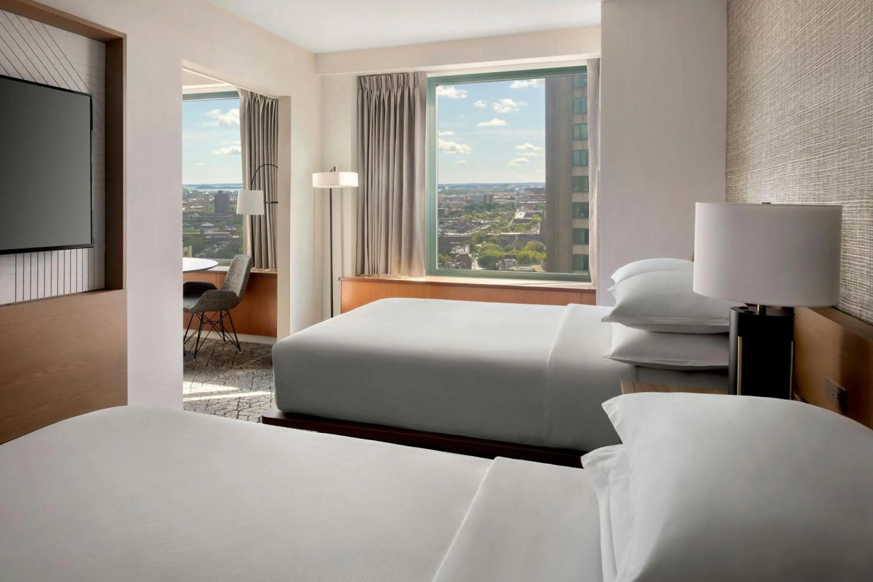 Photo of the whole room, Bed in Sheraton Boston Hotel