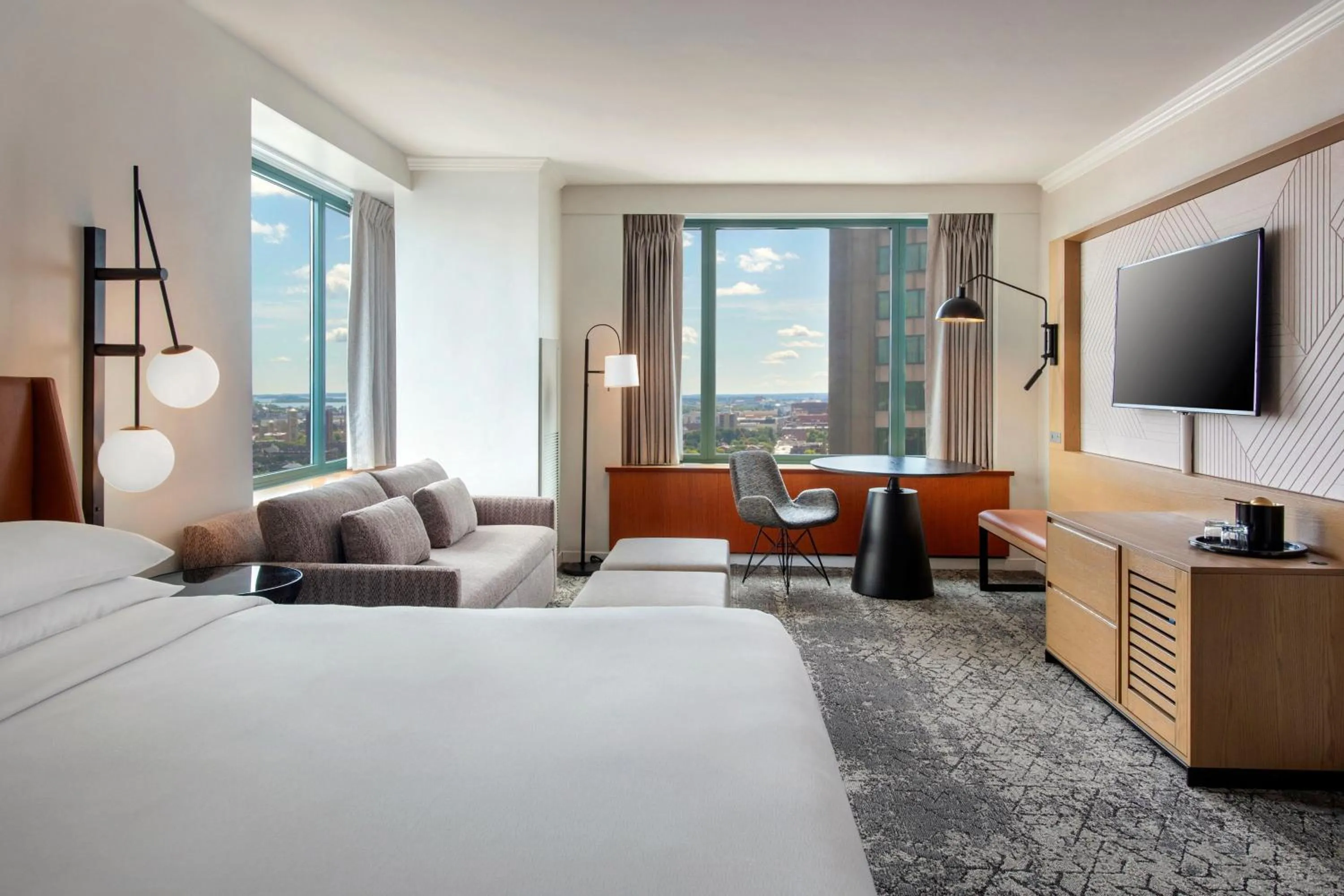 Photo of the whole room, Bed in Sheraton Boston Hotel