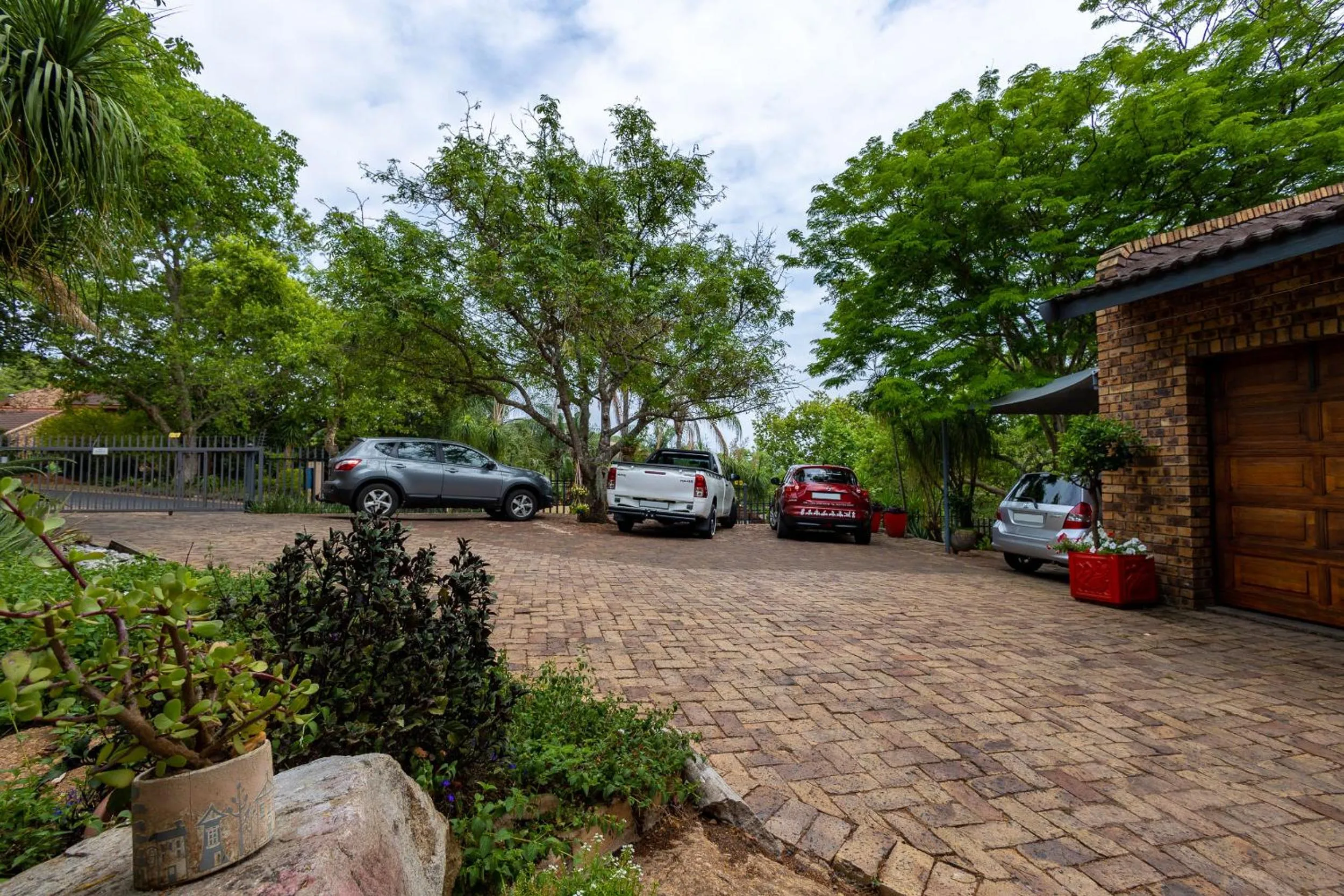 Parking in Rozelee Rest