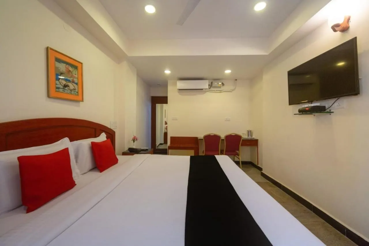 Photo of the whole room, Bed in BAY INN