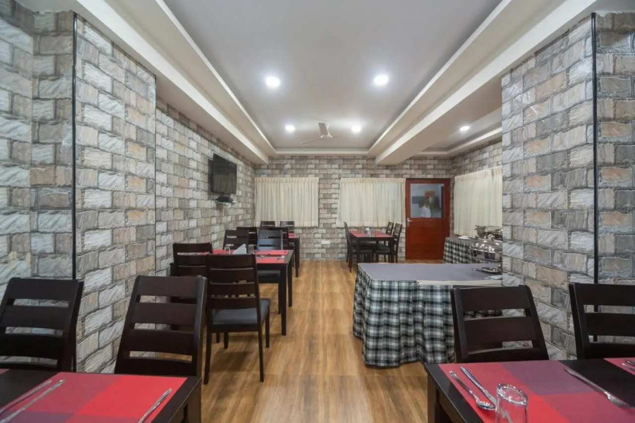 Restaurant/places to eat in BAY INN