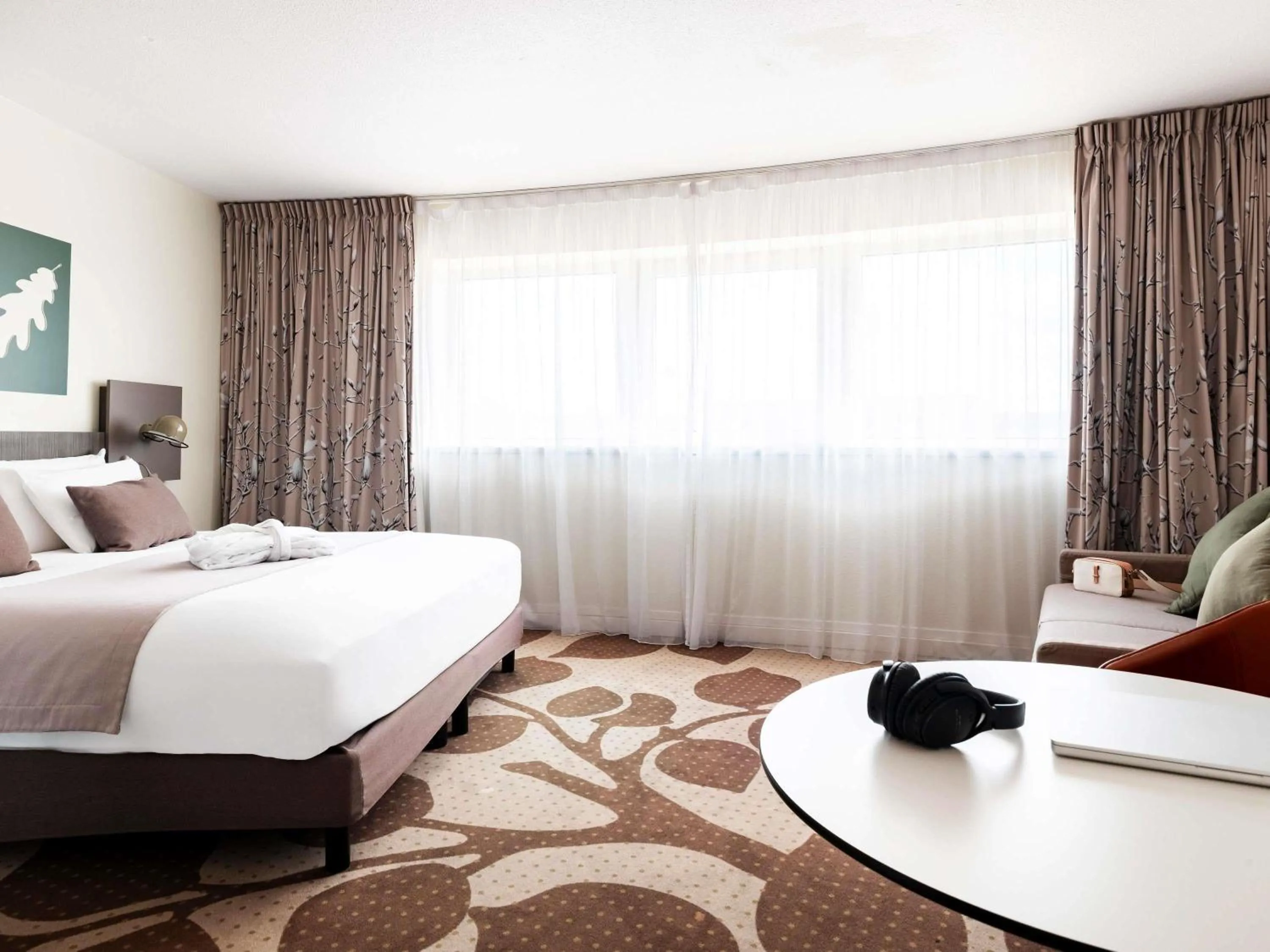 Bedroom, Bed in Mercure Compiègne Sud