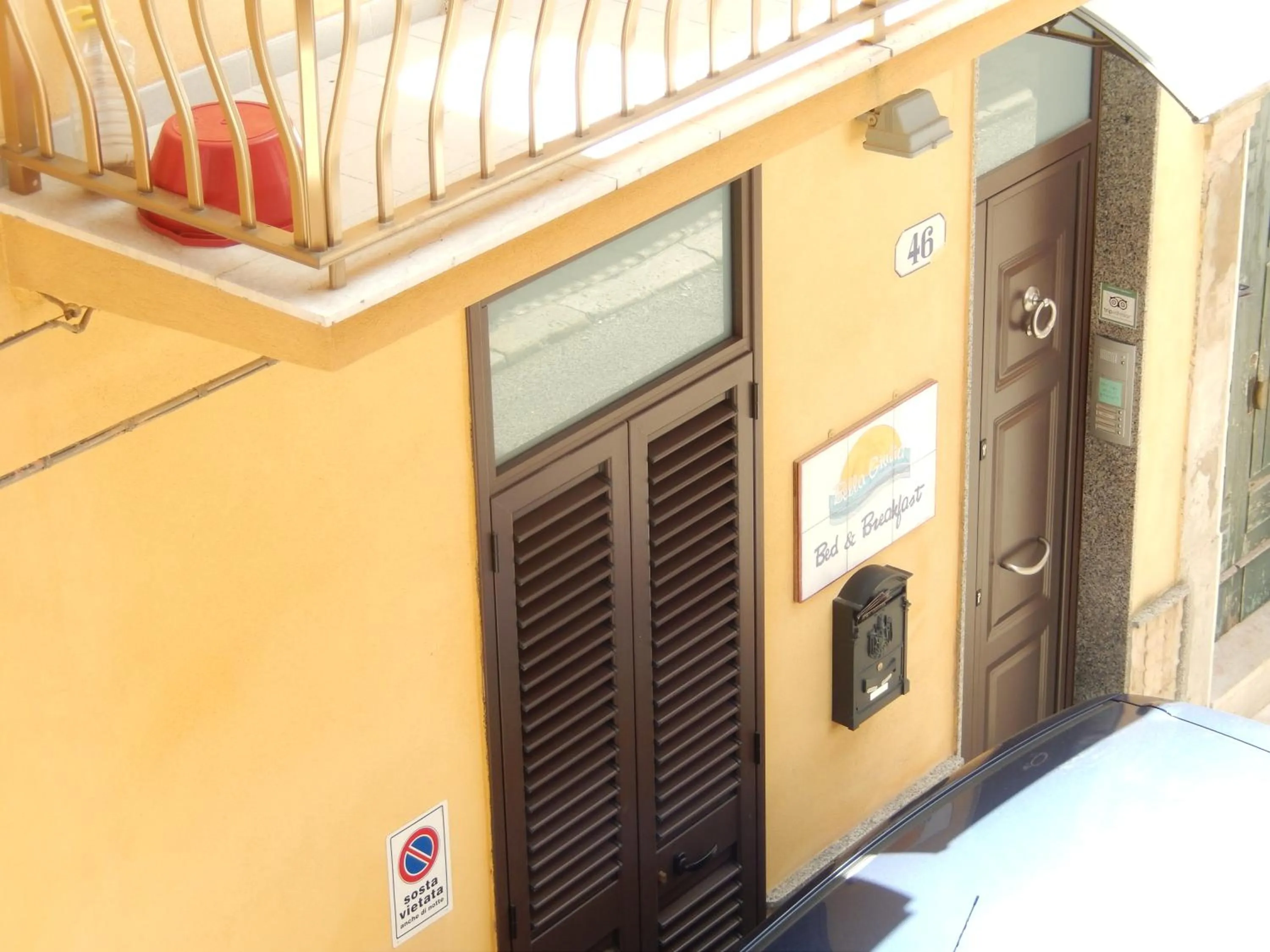 Facade/entrance in Bella Giulia