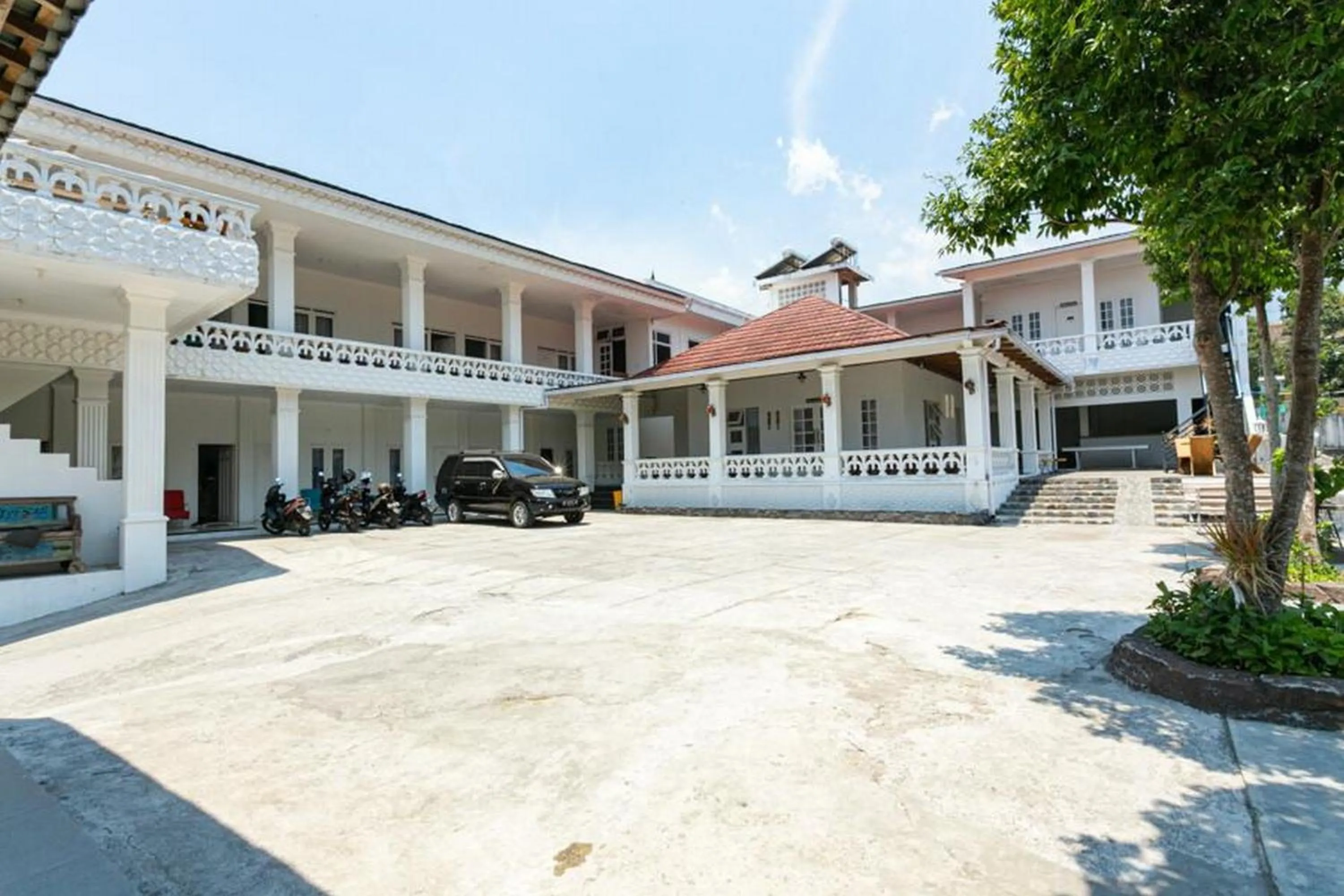 Property building in RedDoorz near Grojogan Sewu Tawangmangu