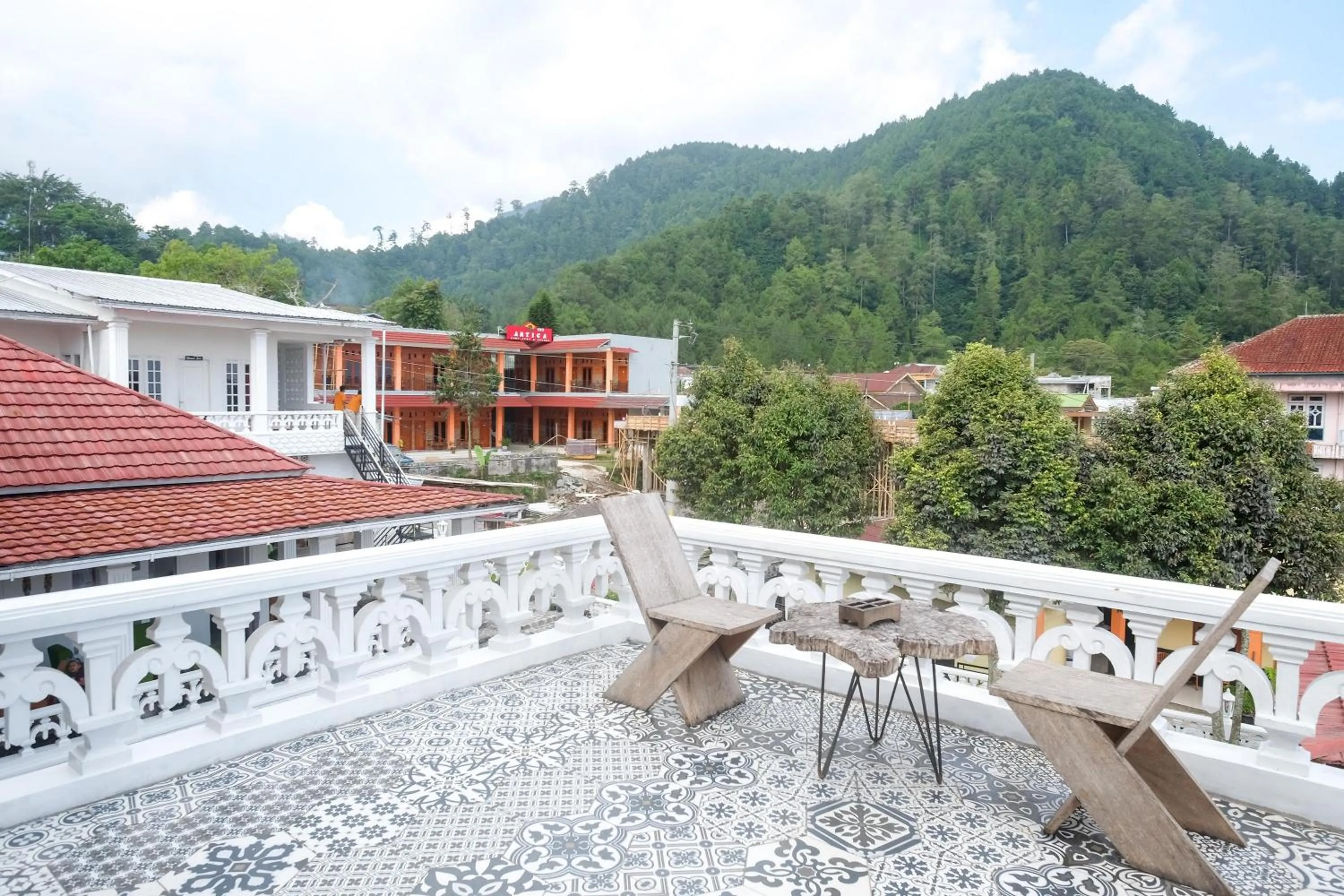 Property building in RedDoorz near Grojogan Sewu Tawangmangu