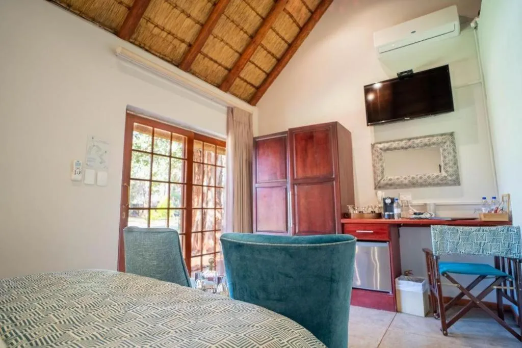 TV and multimedia in Kilima Private Game Reserve & Spa