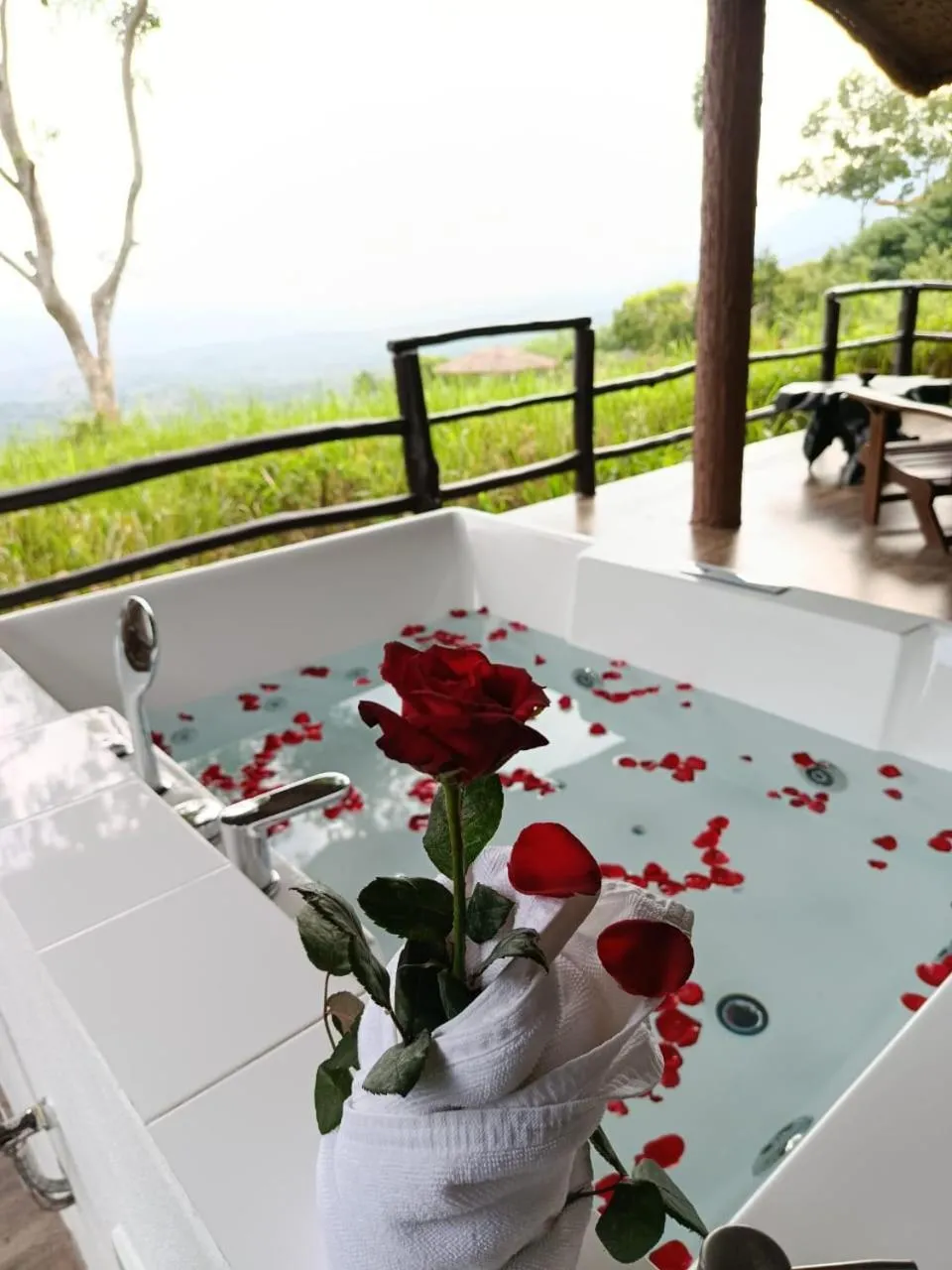Hot Tub in Dream Cliff Mountain Resort