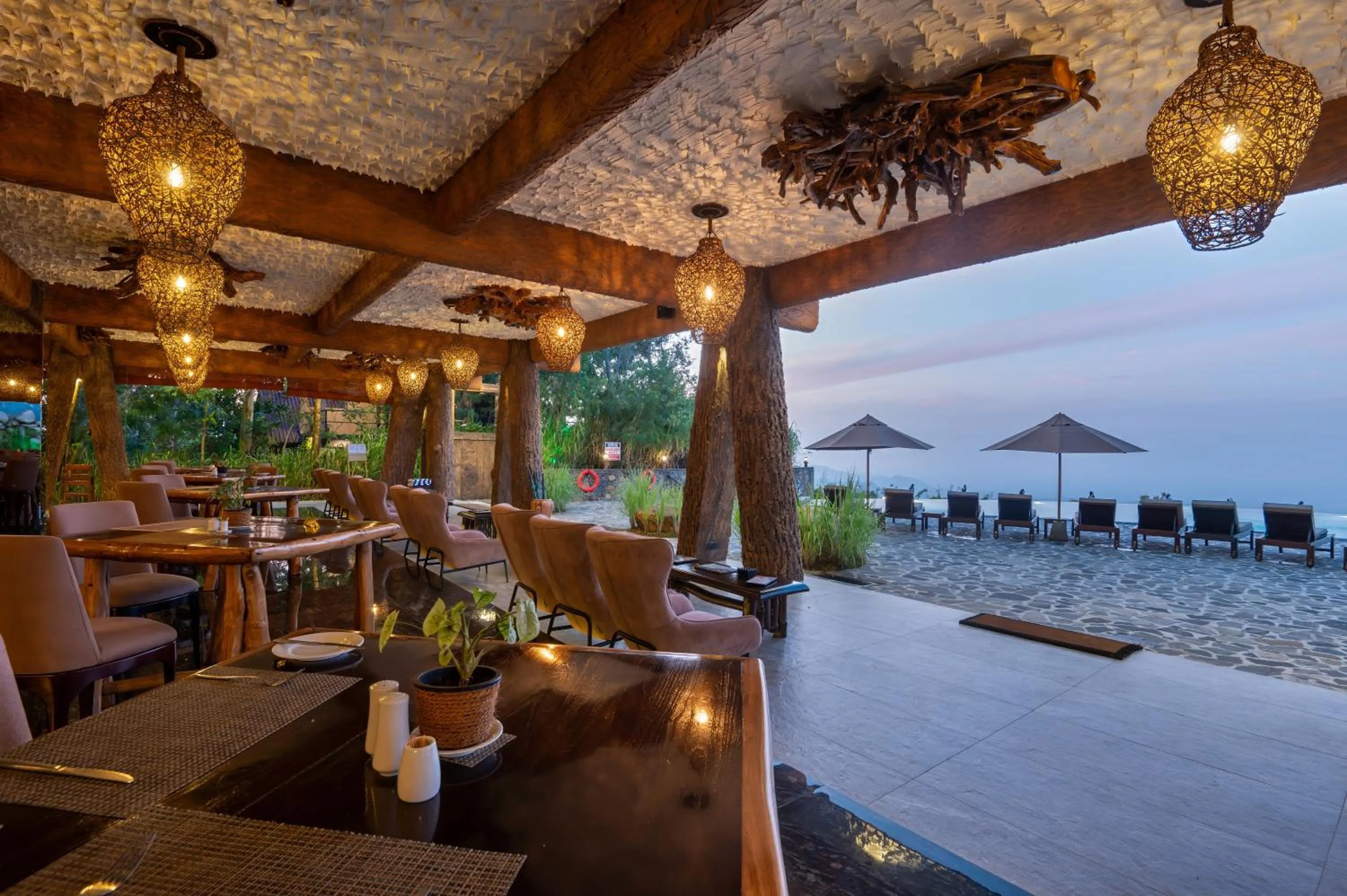 Restaurant/places to eat in Dream Cliff Mountain Resort