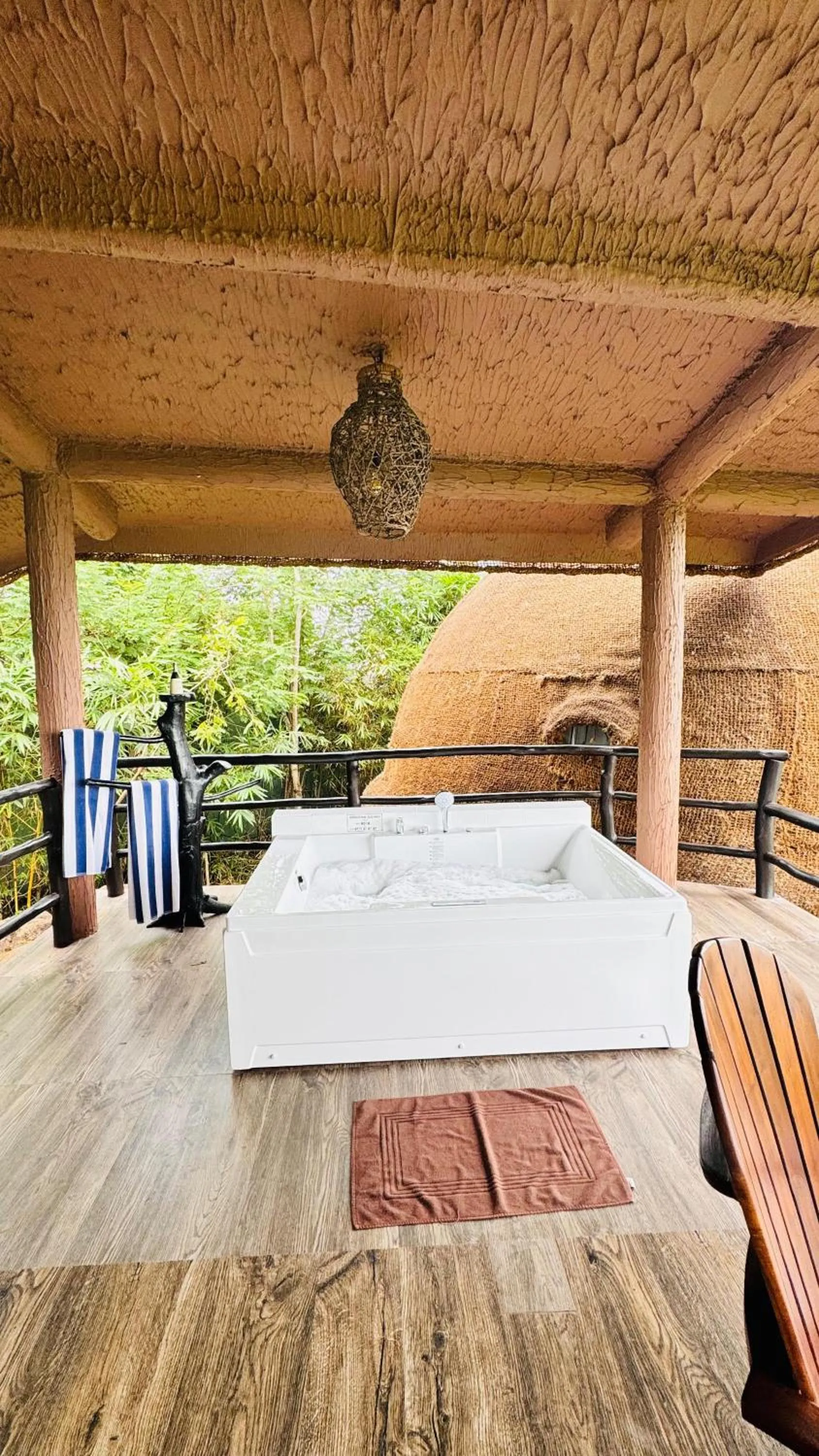 Hot Tub in Dream Cliff Mountain Resort