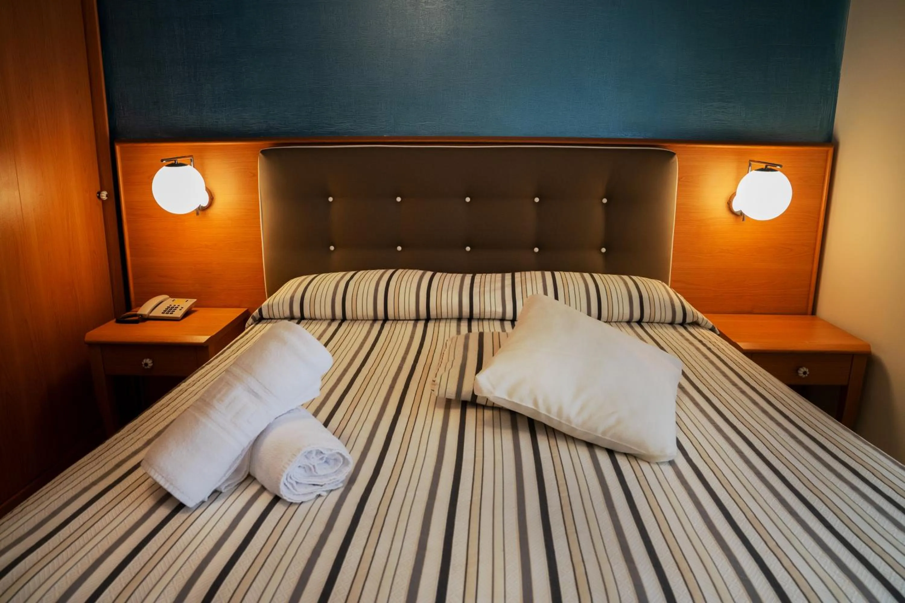 Photo of the whole room, Bed in Hotel Paradiso