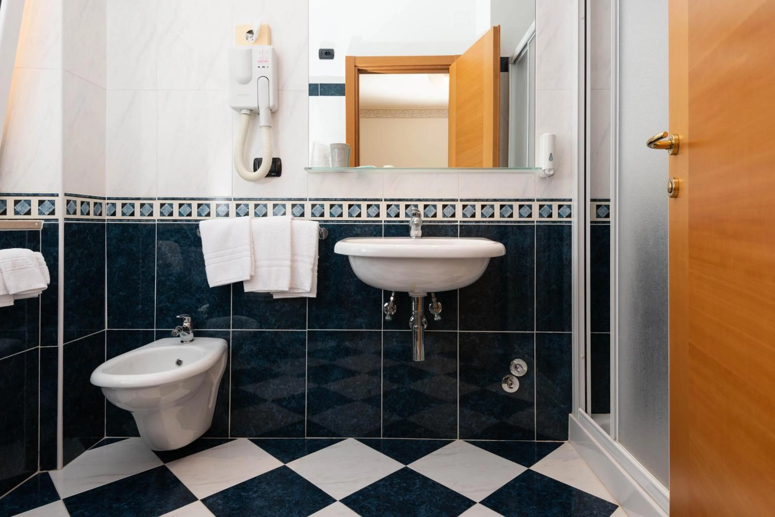 Bathroom in Hotel Paradiso