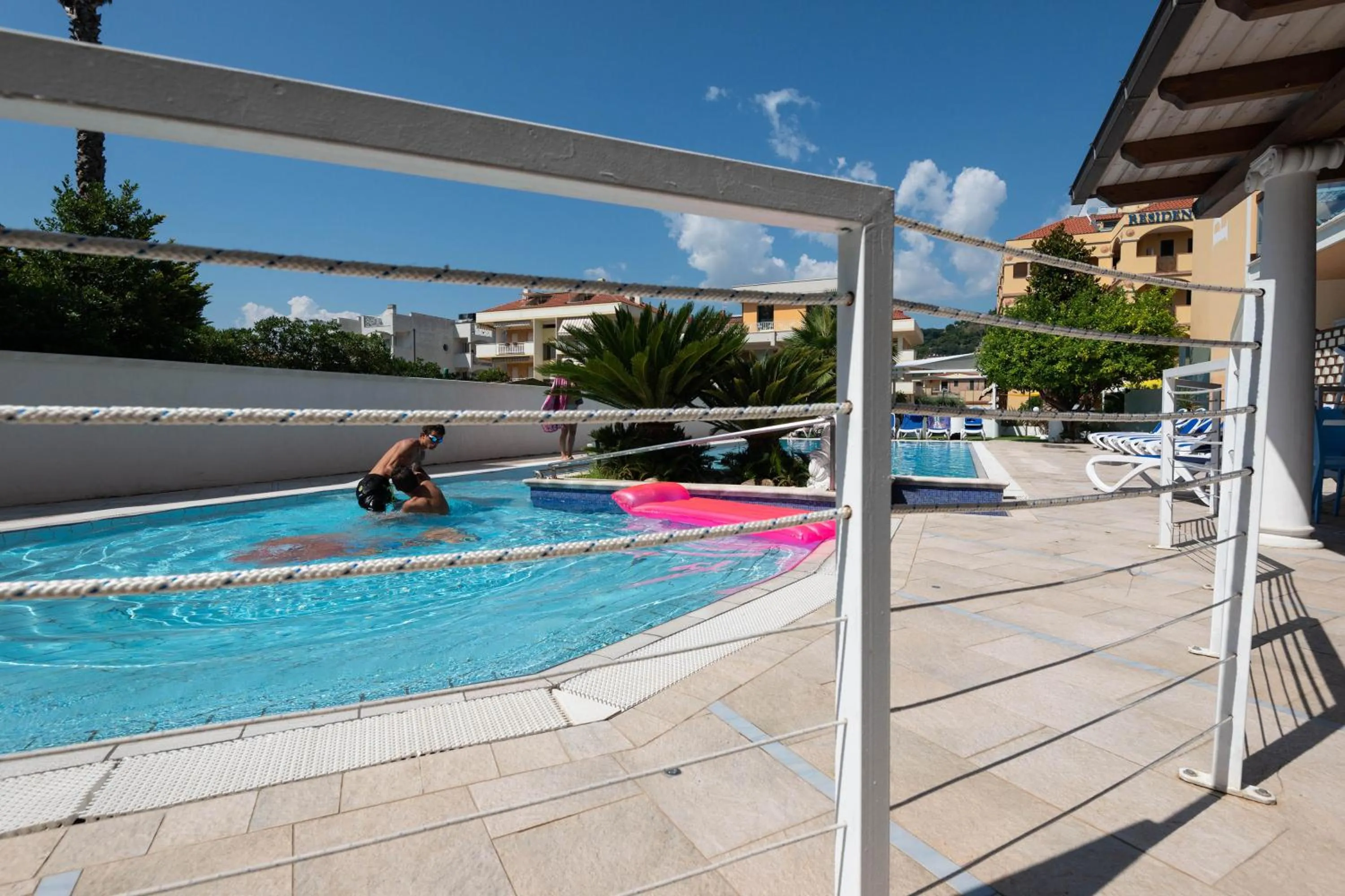 Swimming pool in Hotel Paradiso