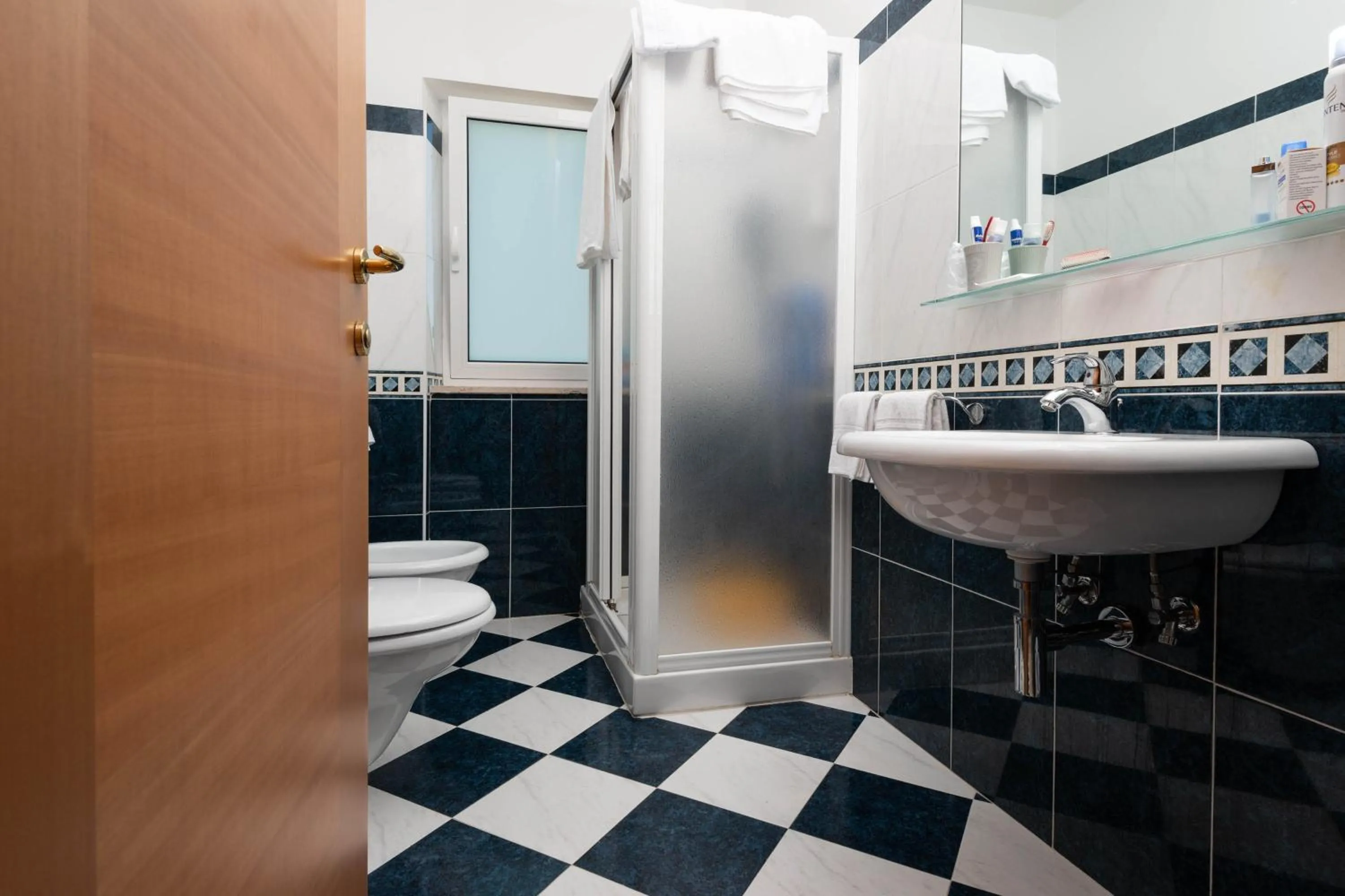 Bathroom in Hotel Paradiso