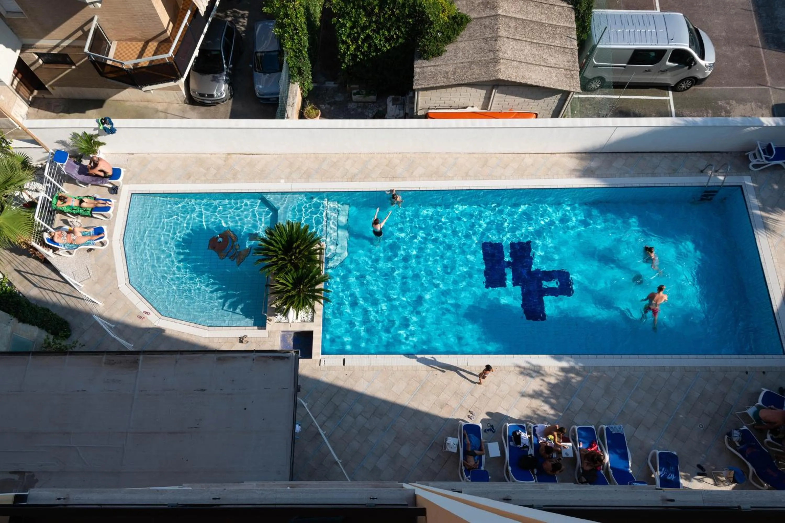 Swimming pool in Hotel Paradiso