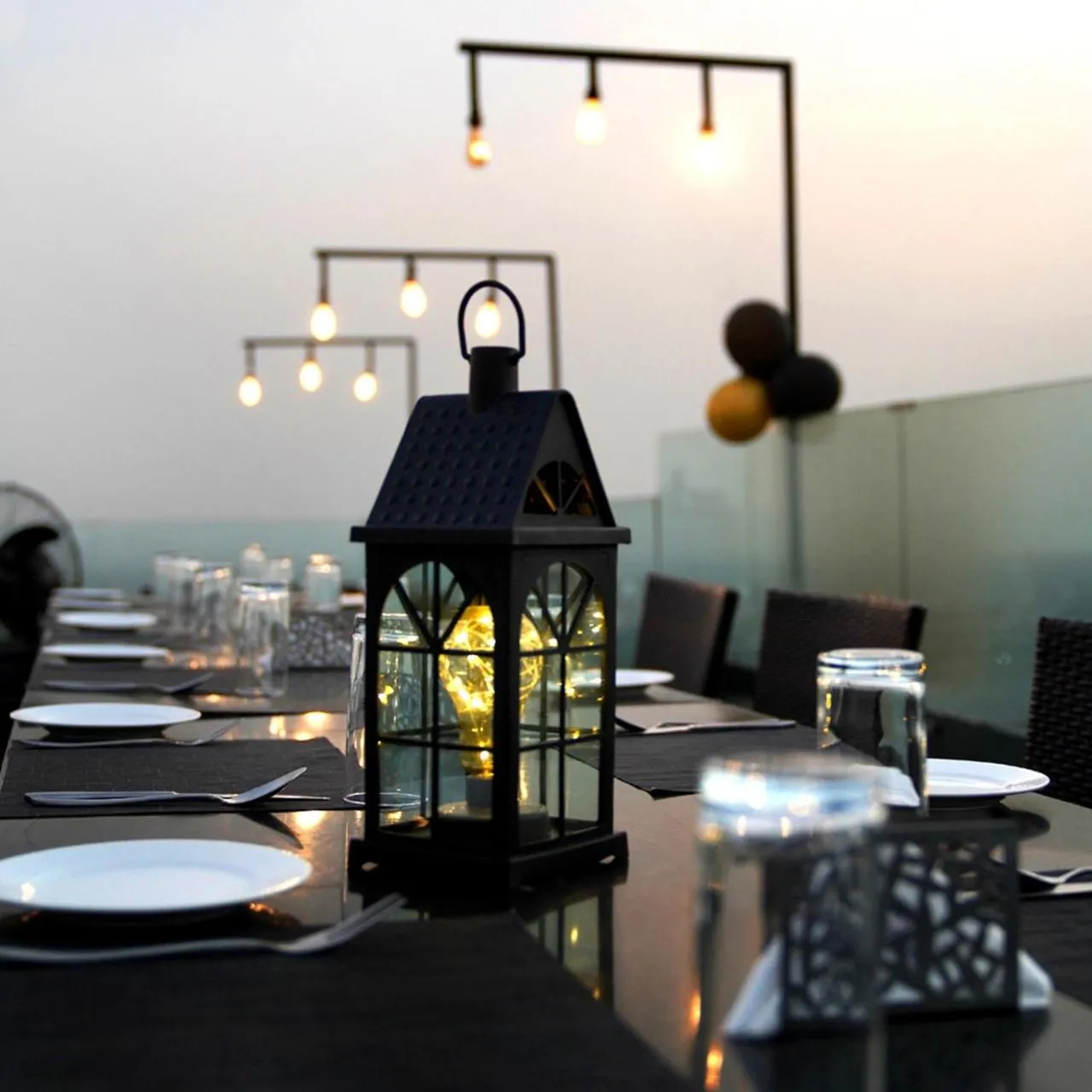 Restaurant/places to eat in Indigo Heights Hotel & Suites