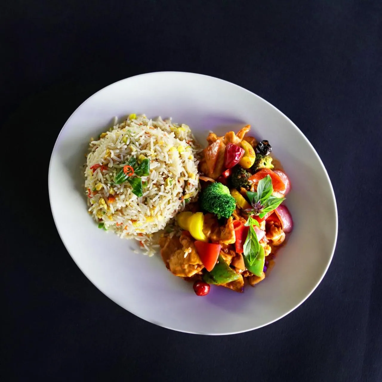 Food in Indigo Heights Hotel & Suites