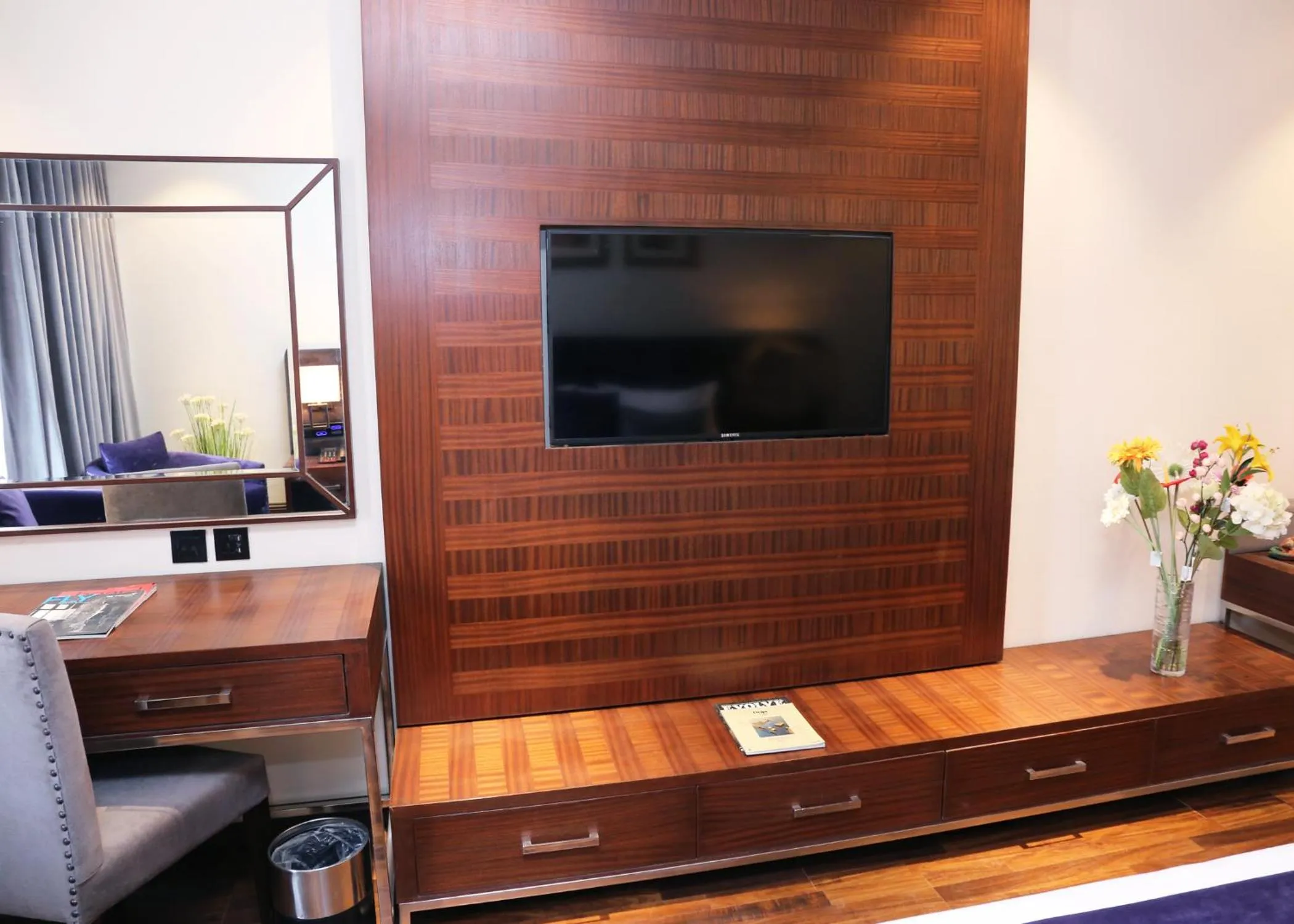 TV and multimedia in Indigo Heights Hotel & Suites