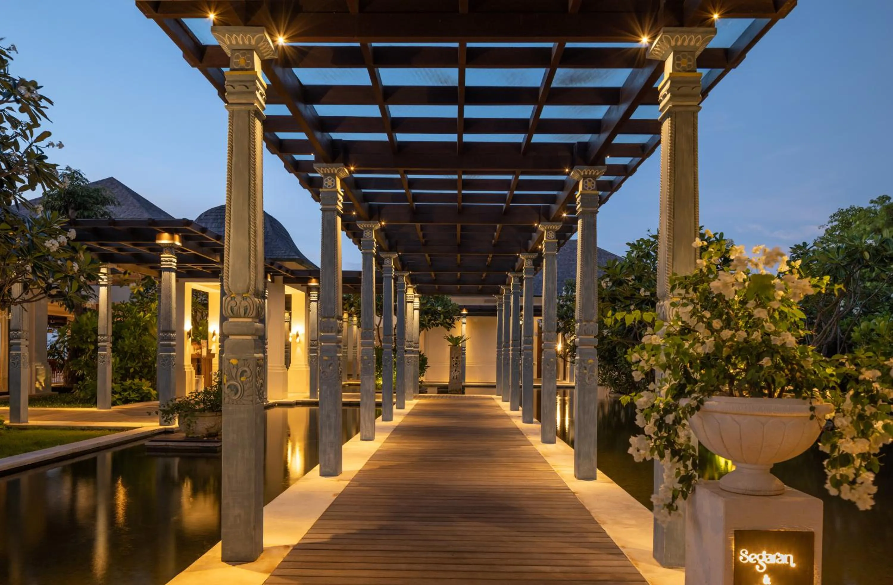 Restaurant/places to eat in Jumeirah Bali