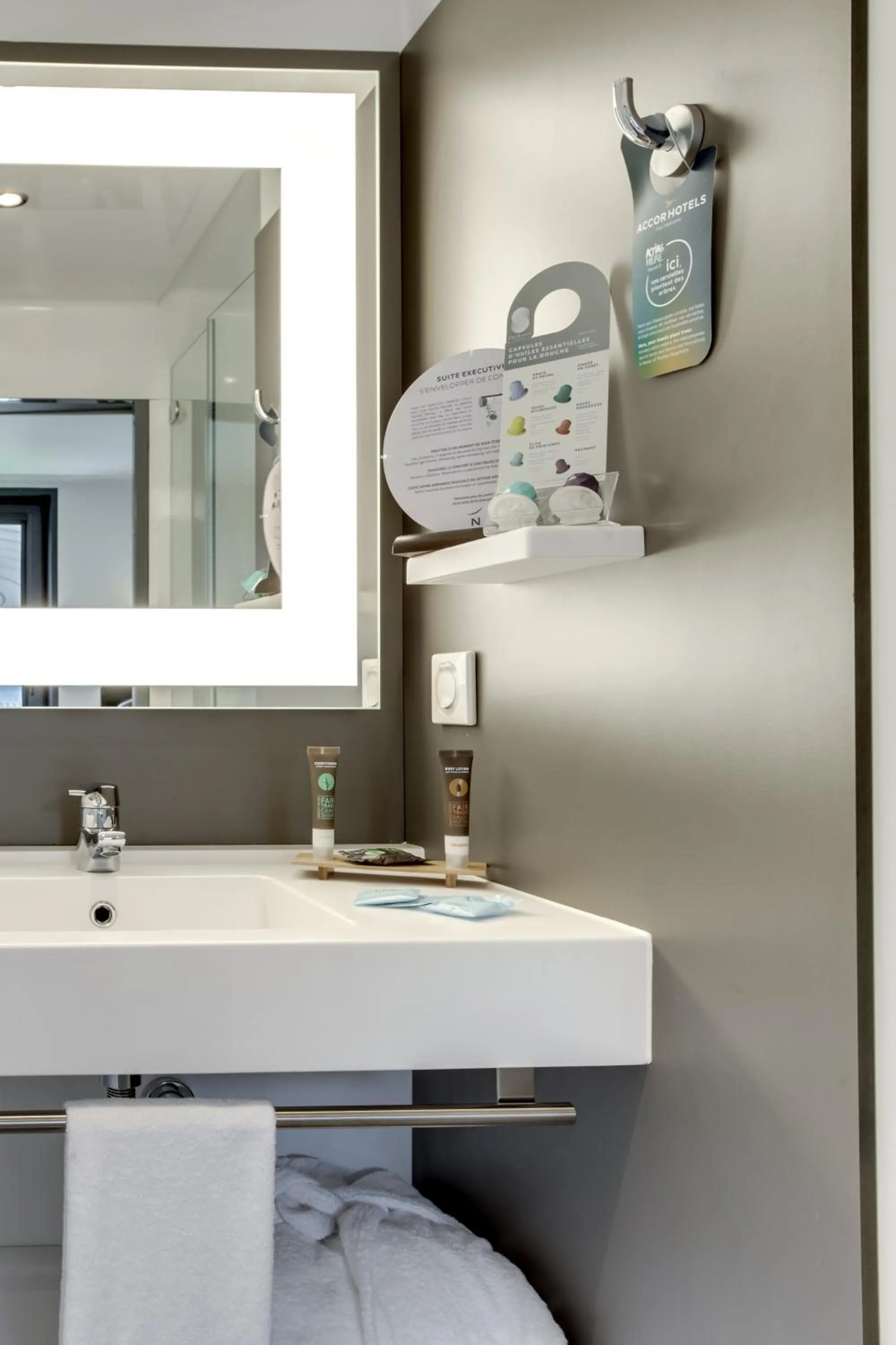 Bathroom in Novotel Suites Paris Stade de France