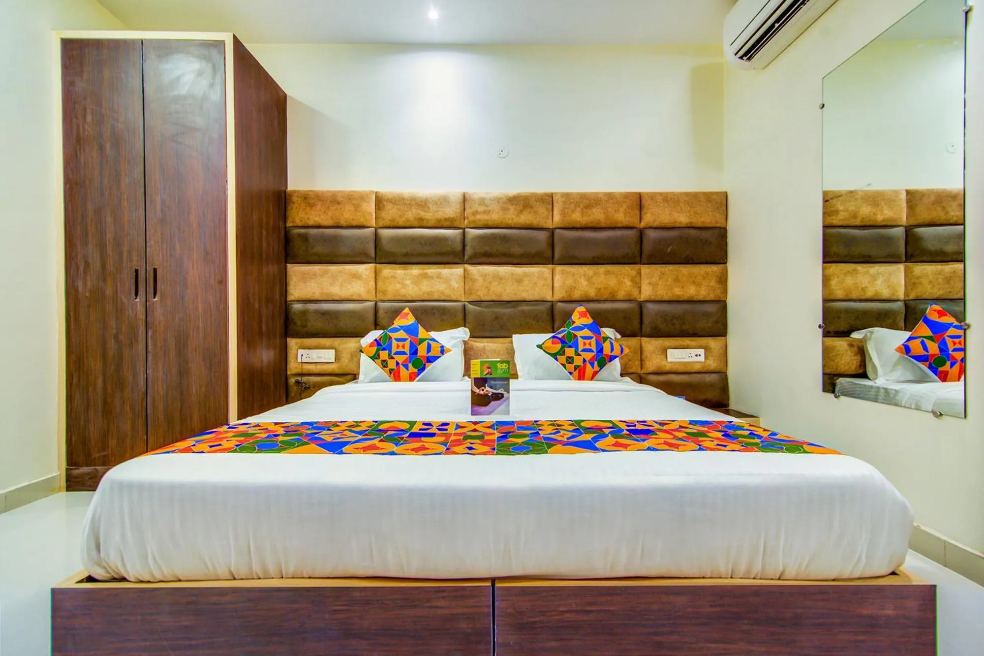 Coffee/tea facilities in FabHotel Nayyar Inn