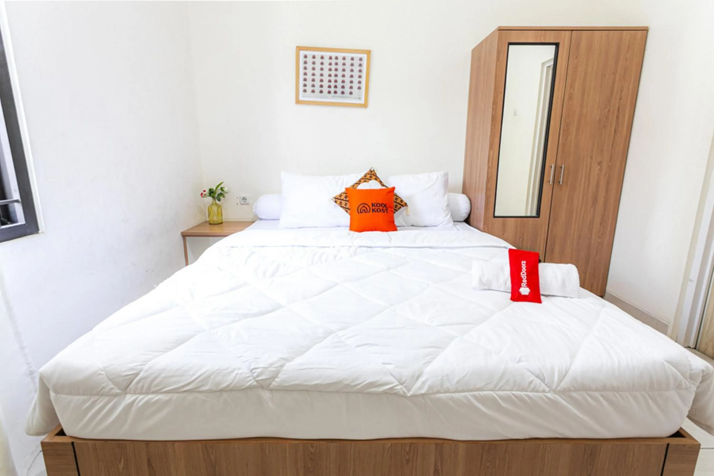 Bedroom, Bed in RedDoorz Syariah near Assalaam - UMS