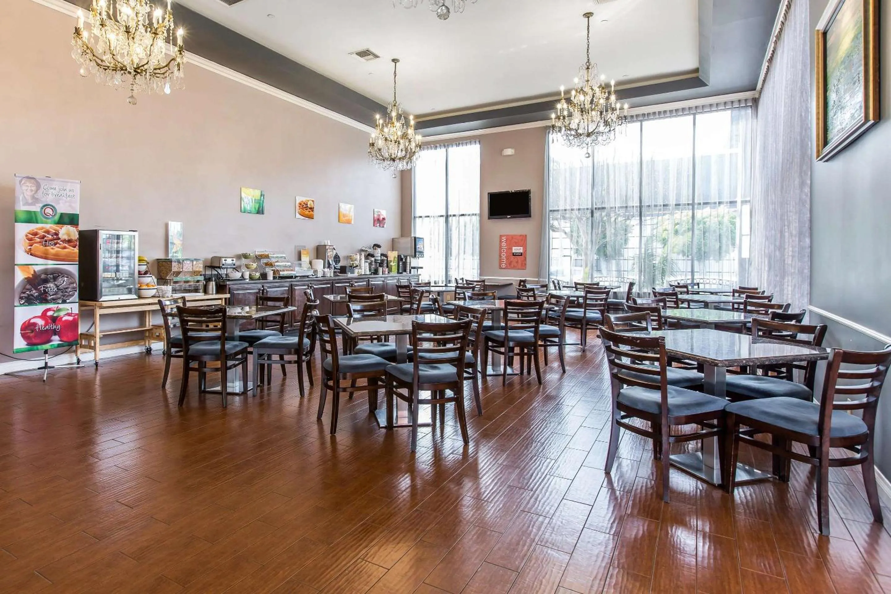 Breakfast in Quality Inn & Suites Bell Gardens-Los Angeles