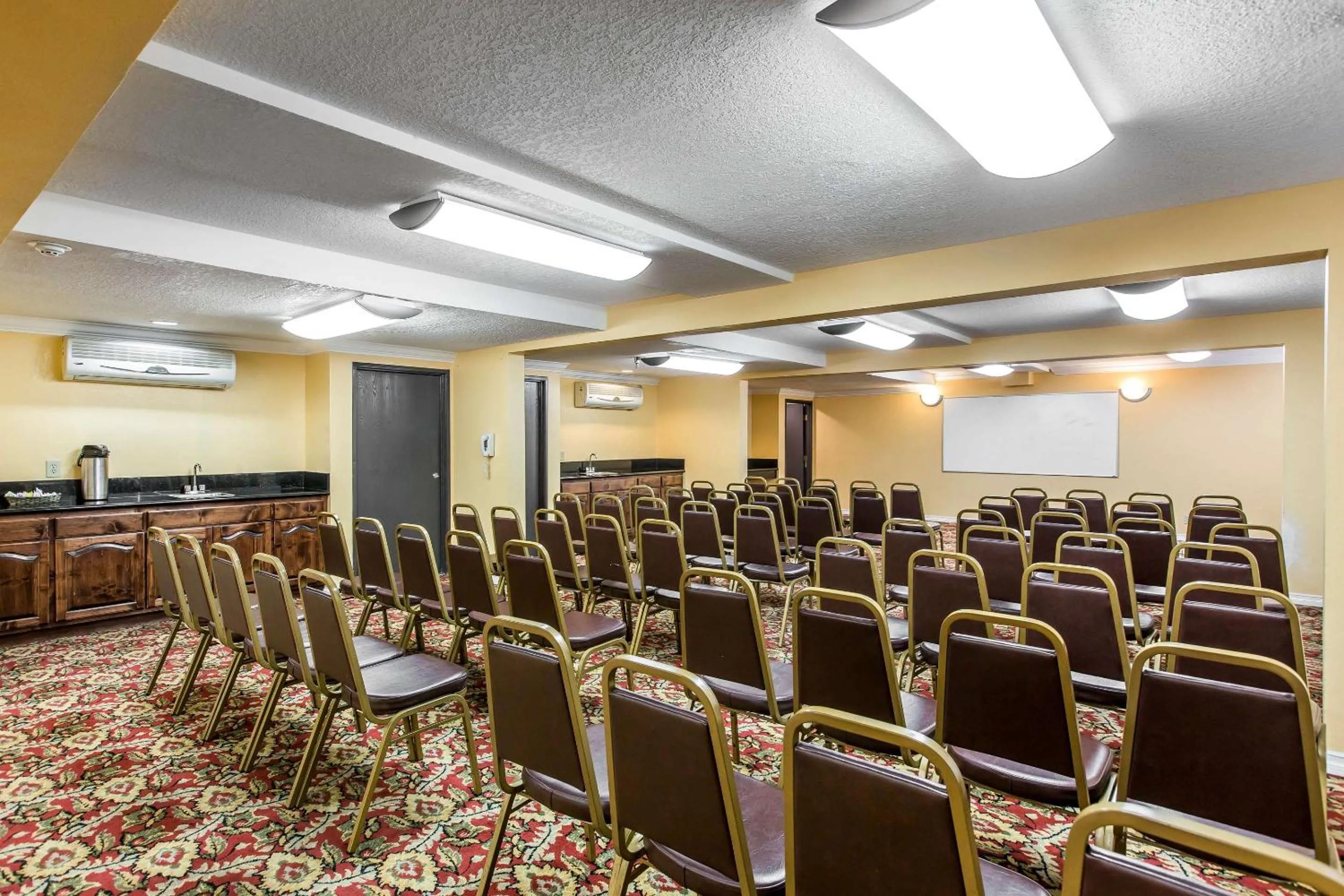 Meeting/conference room in Quality Inn & Suites Bell Gardens-Los Angeles