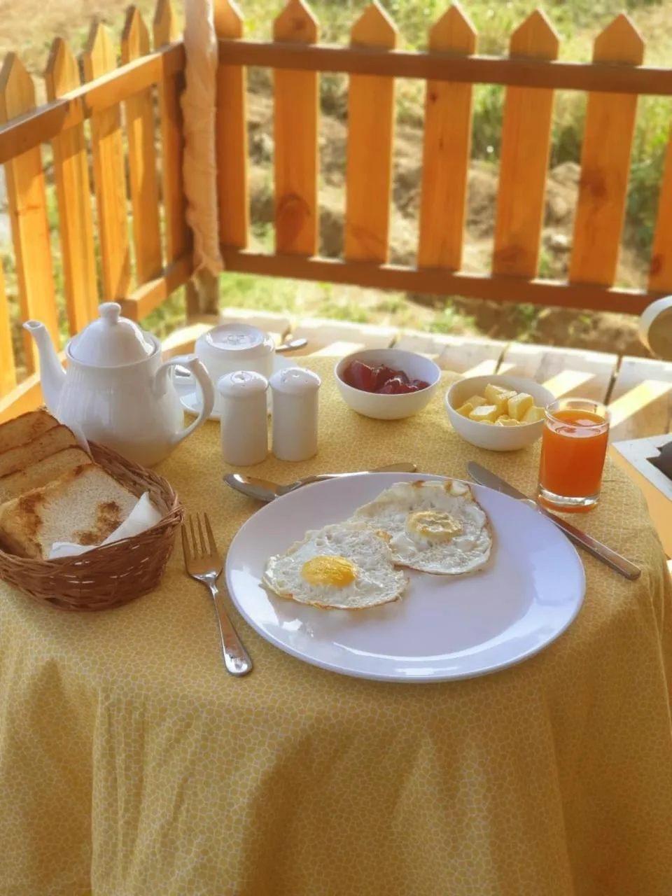 Breakfast in Jawai Leopard Safari Lodge