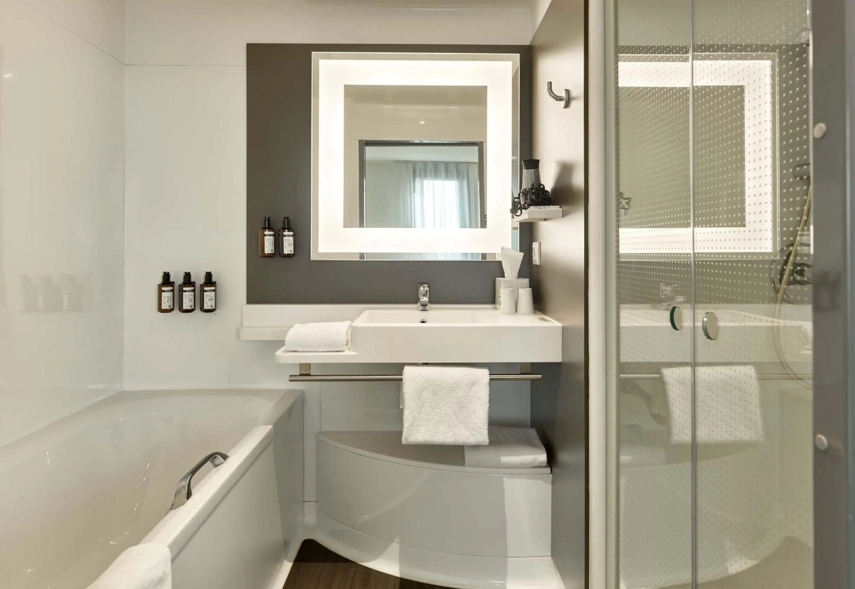 Bathroom in B&B HOTEL Vélizy Est