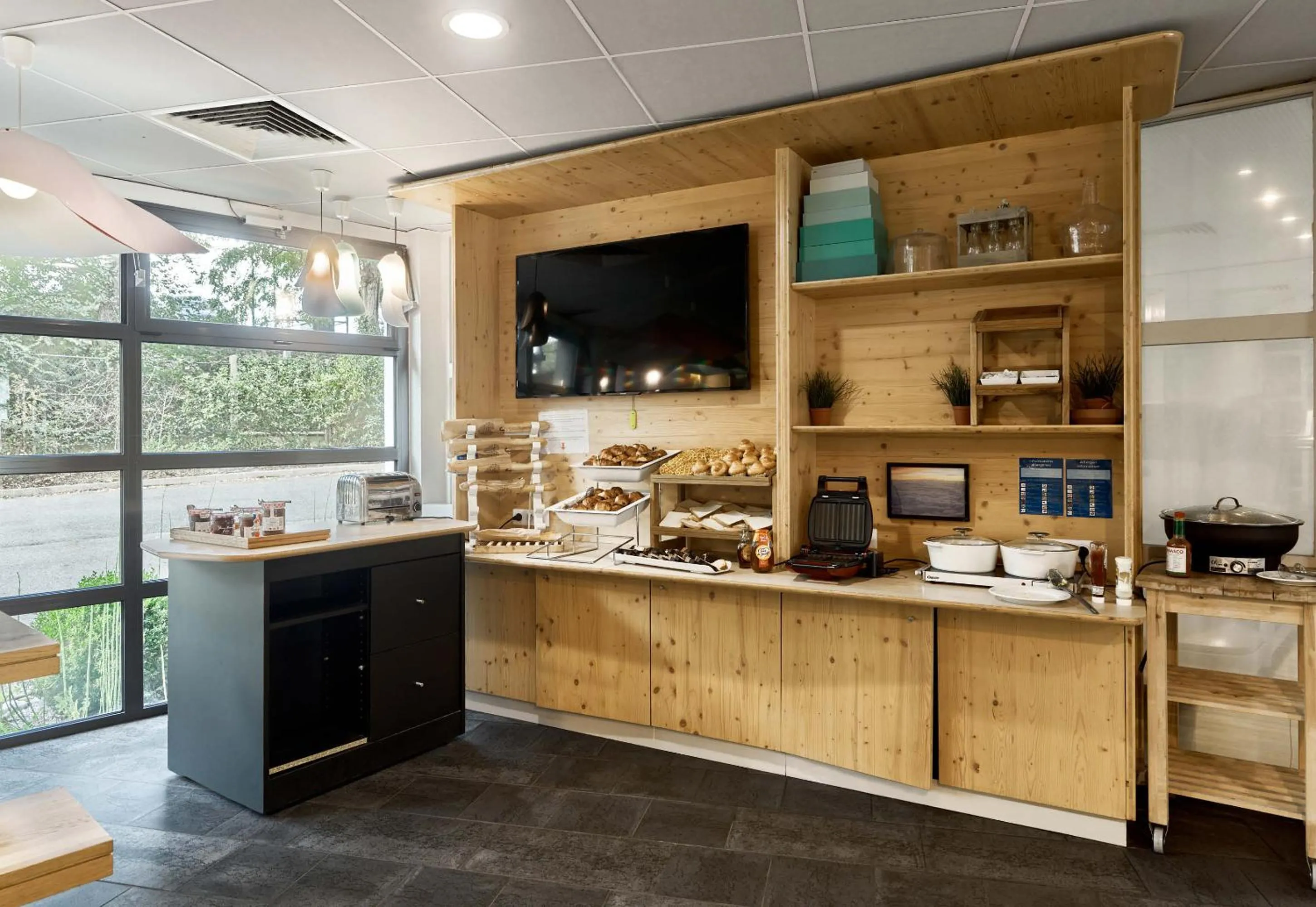 Breakfast in B&B HOTEL Vélizy Est