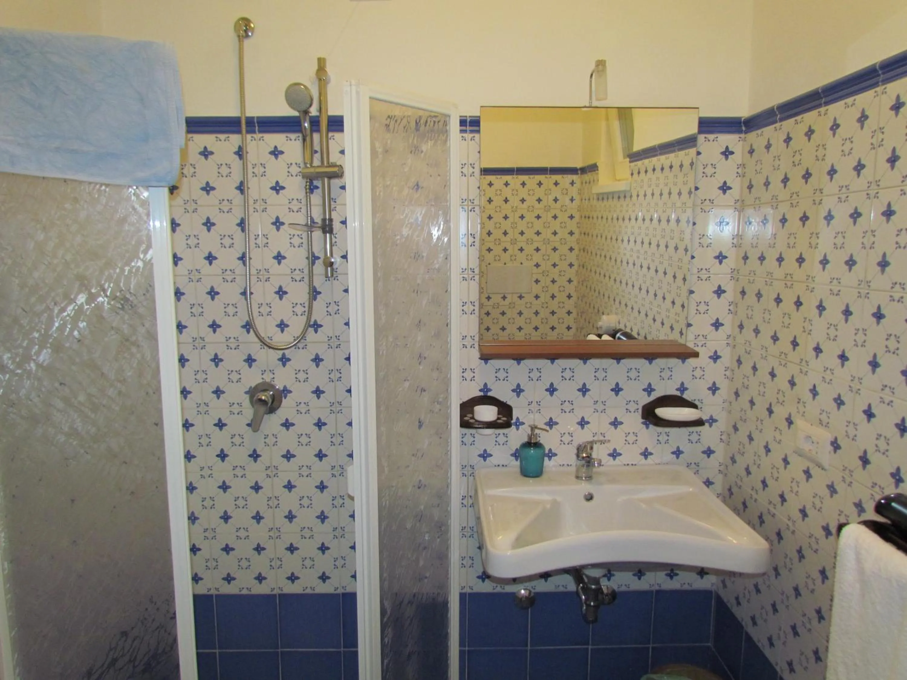 Shower in B&B Il Cappero