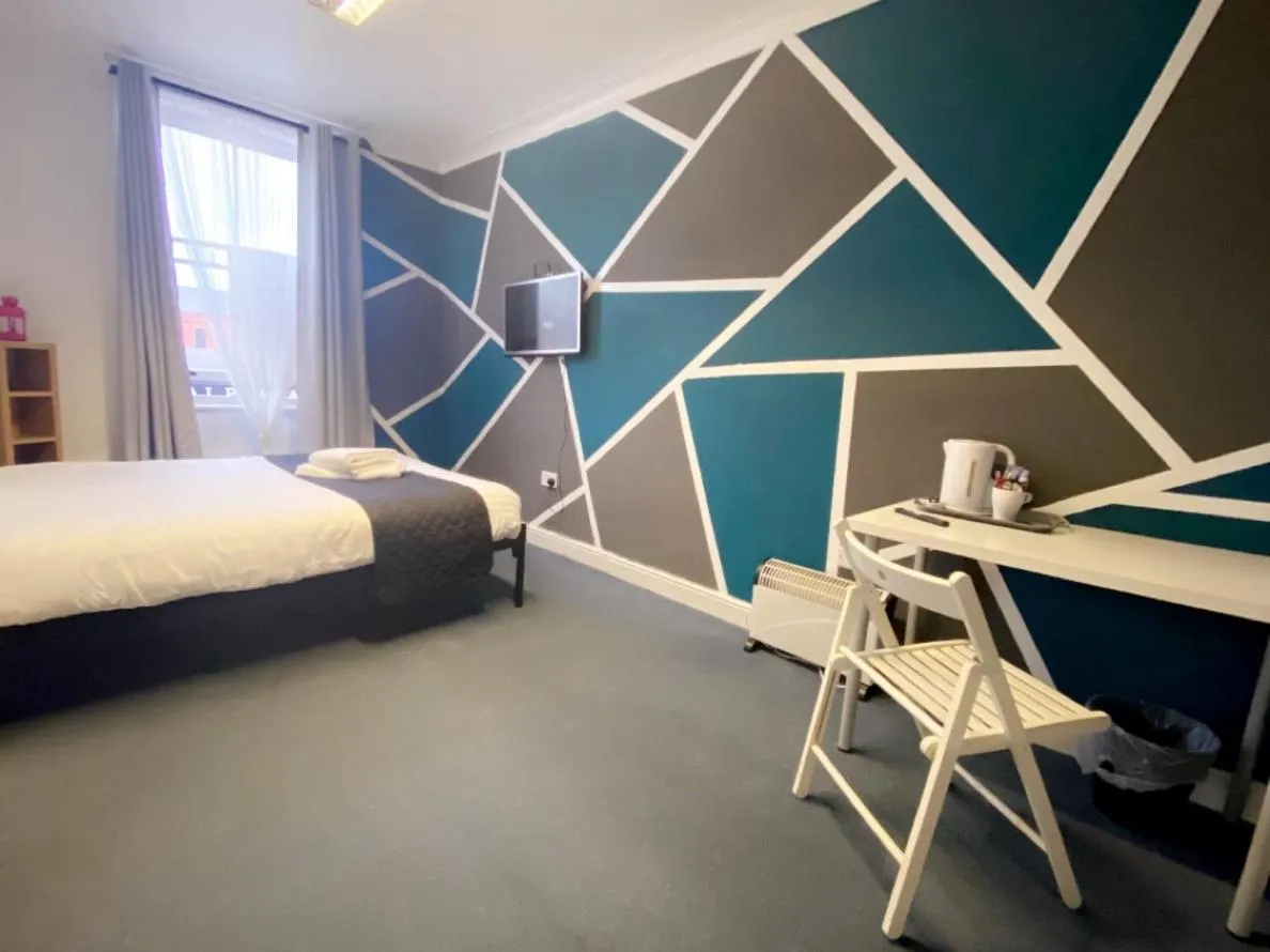 Bedroom, Bed in King Street Hotel