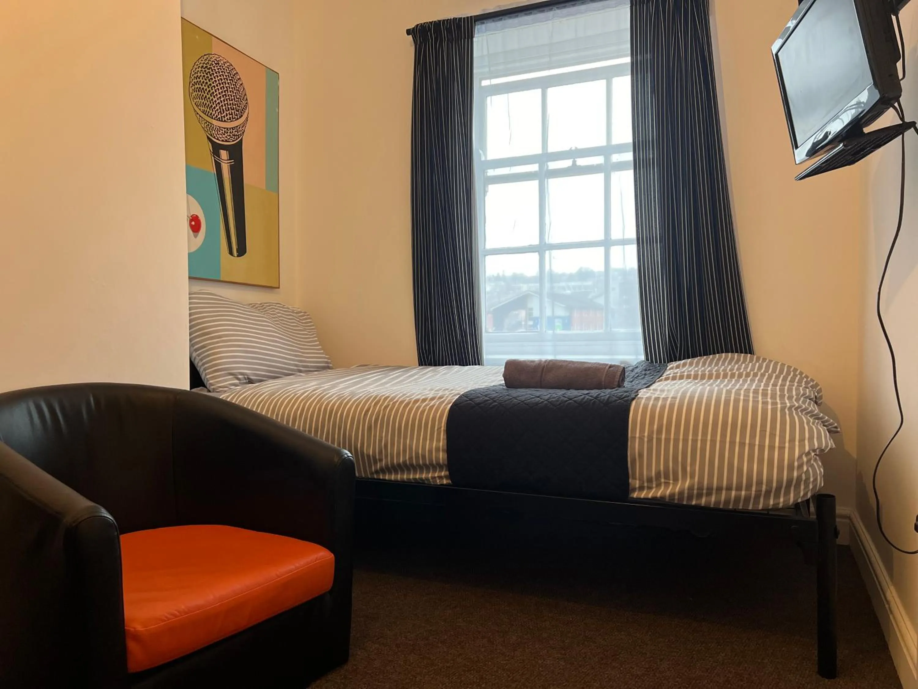 Bed in King Street Hotel