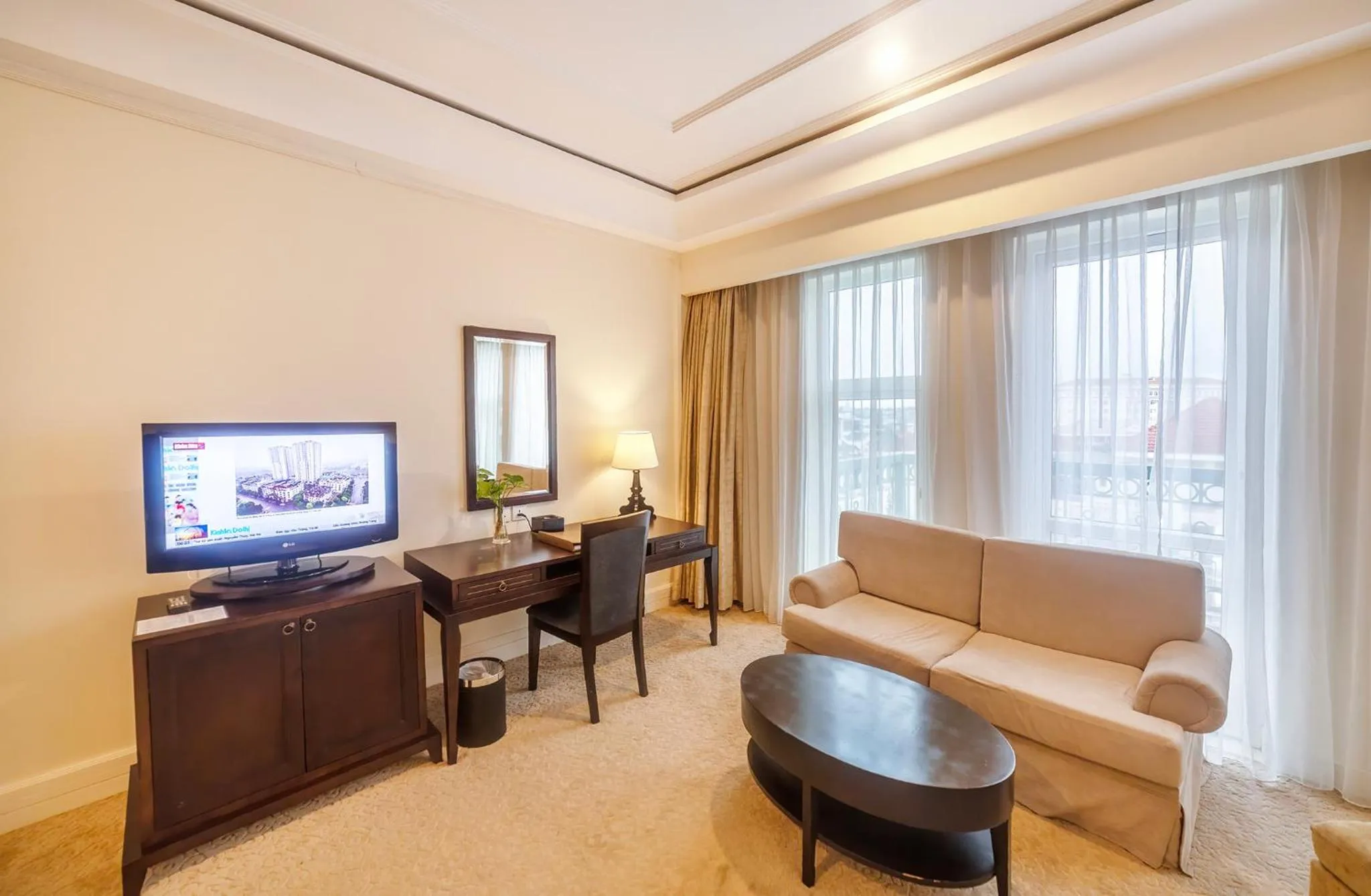 TV and multimedia in La Sapinette Hotel Dalat