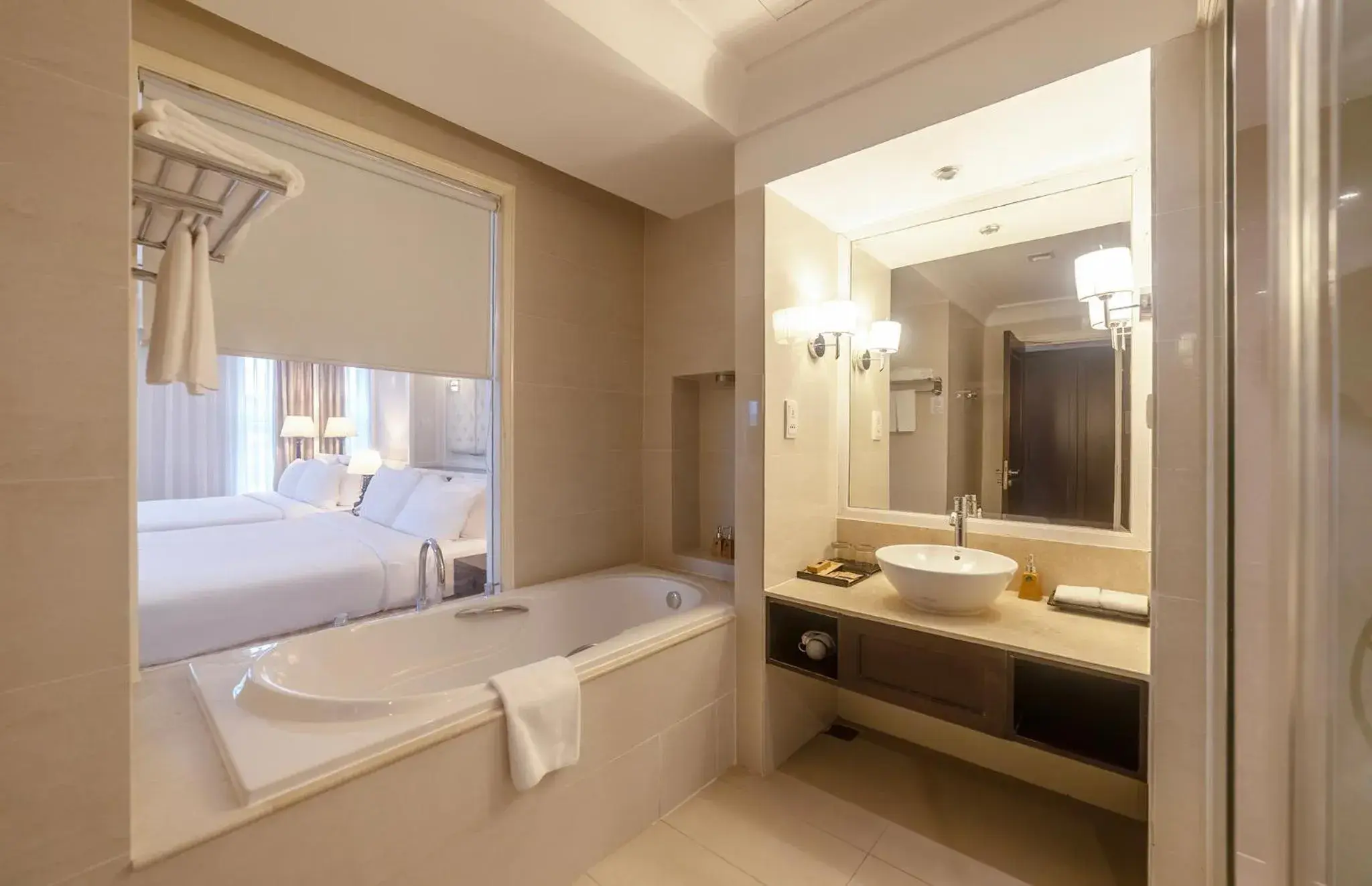 Deluxe Double or Twin Room with City View in La Sapinette Hotel Dalat Deluxe Double or Twin Room with City View in La Sapinette Hotel Dalat